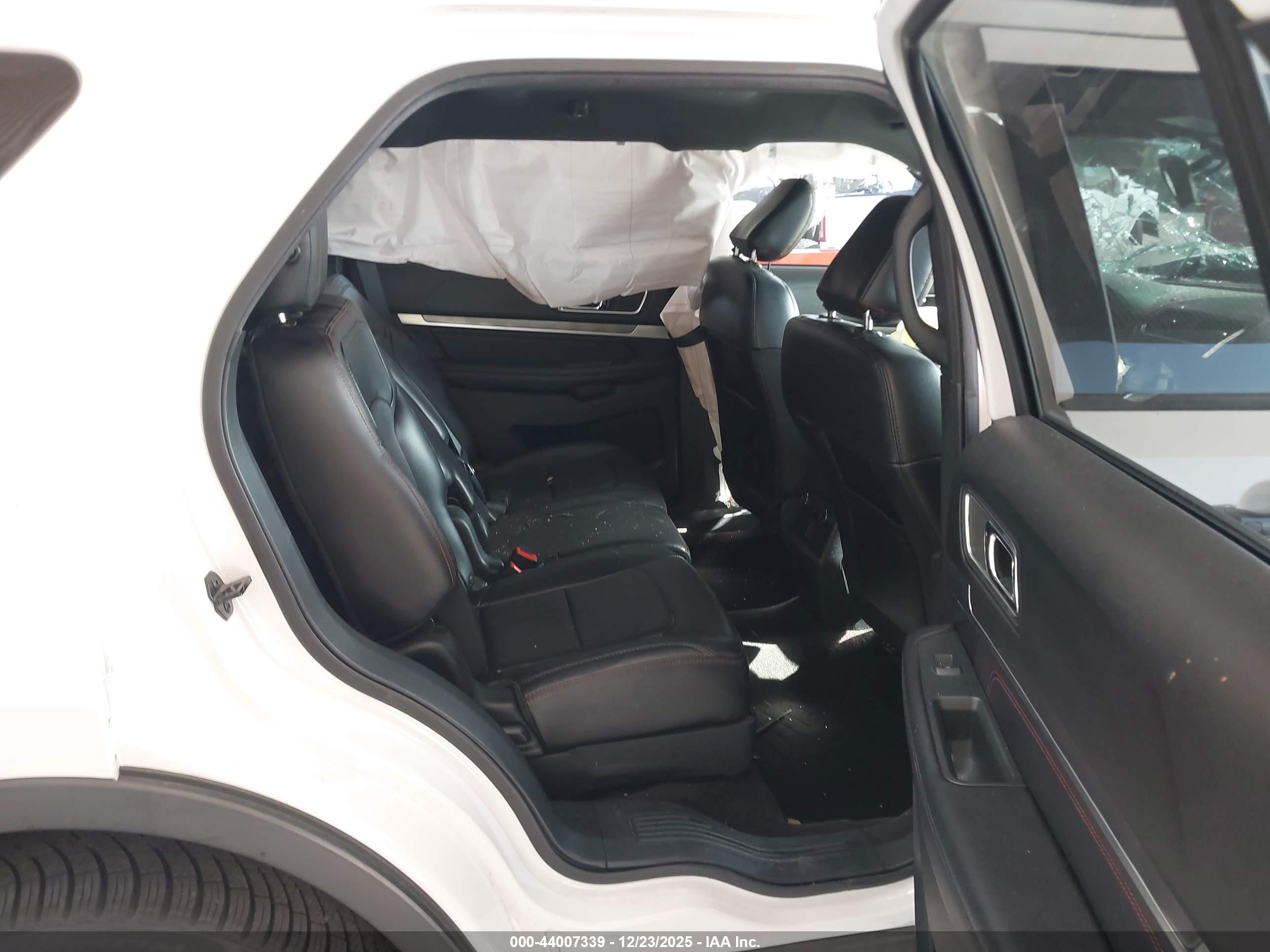 FORD EXPLORER image 8