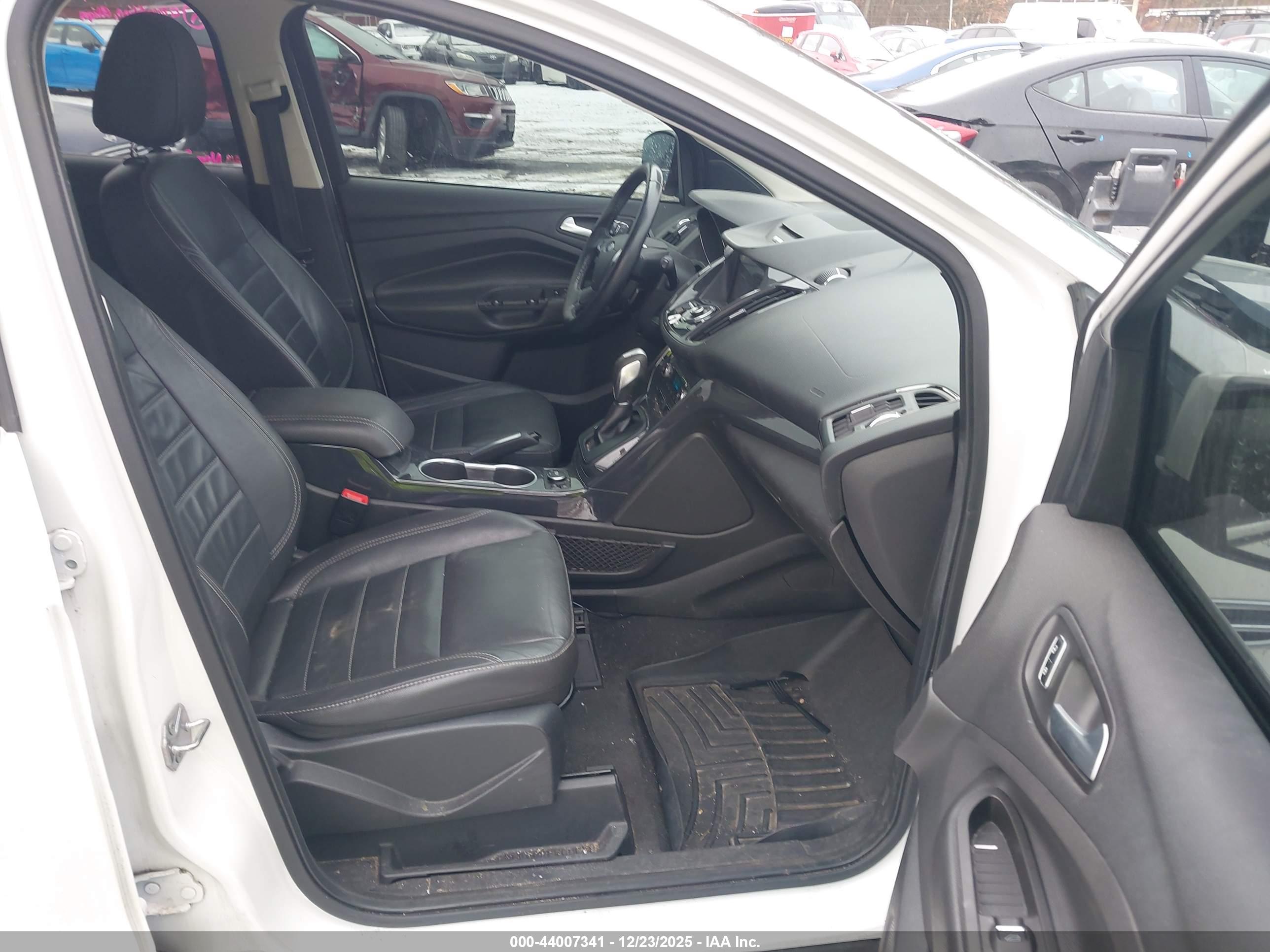 FORD ESCAPE image 5