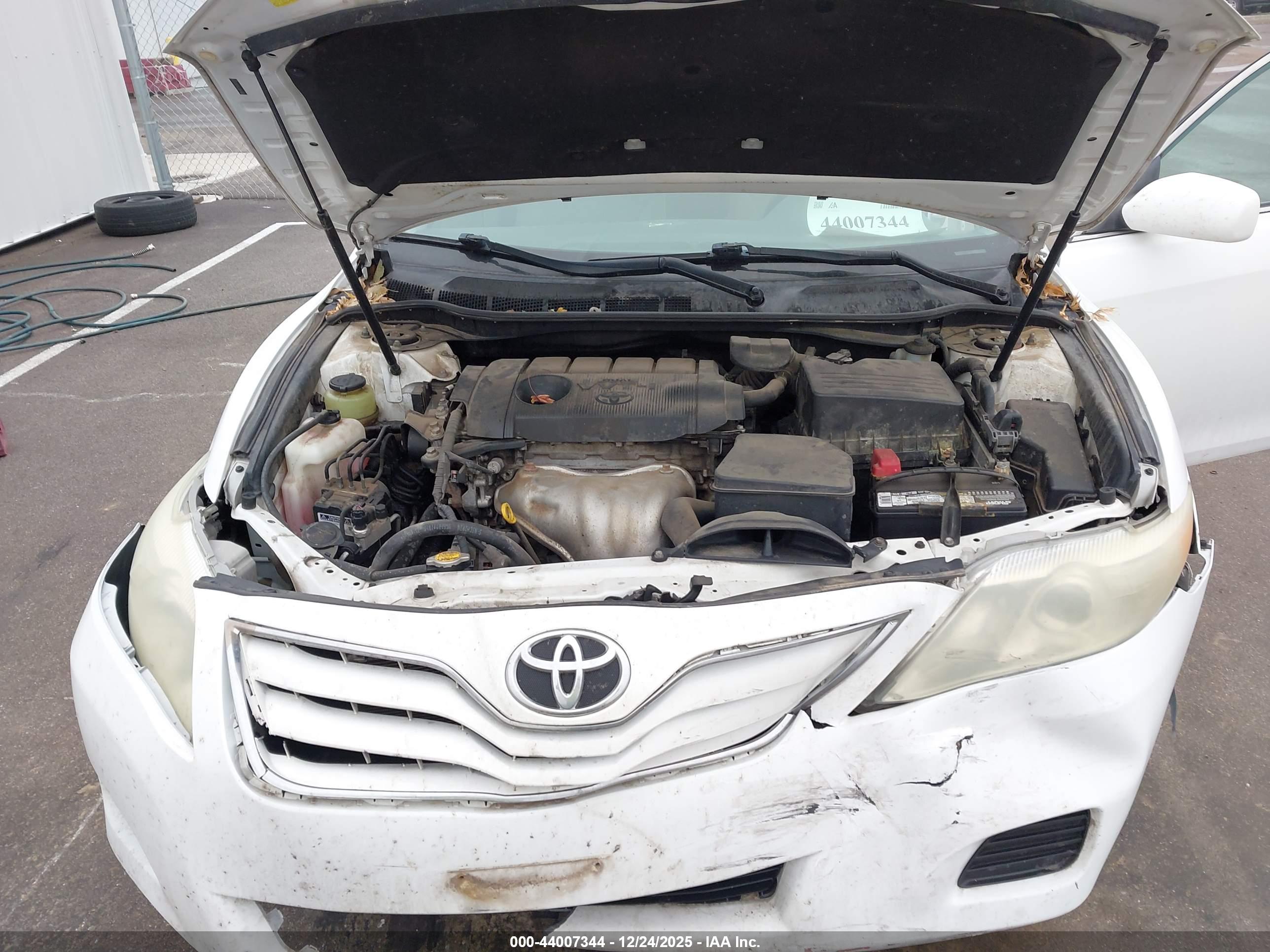 TOYOTA CAMRY image 10