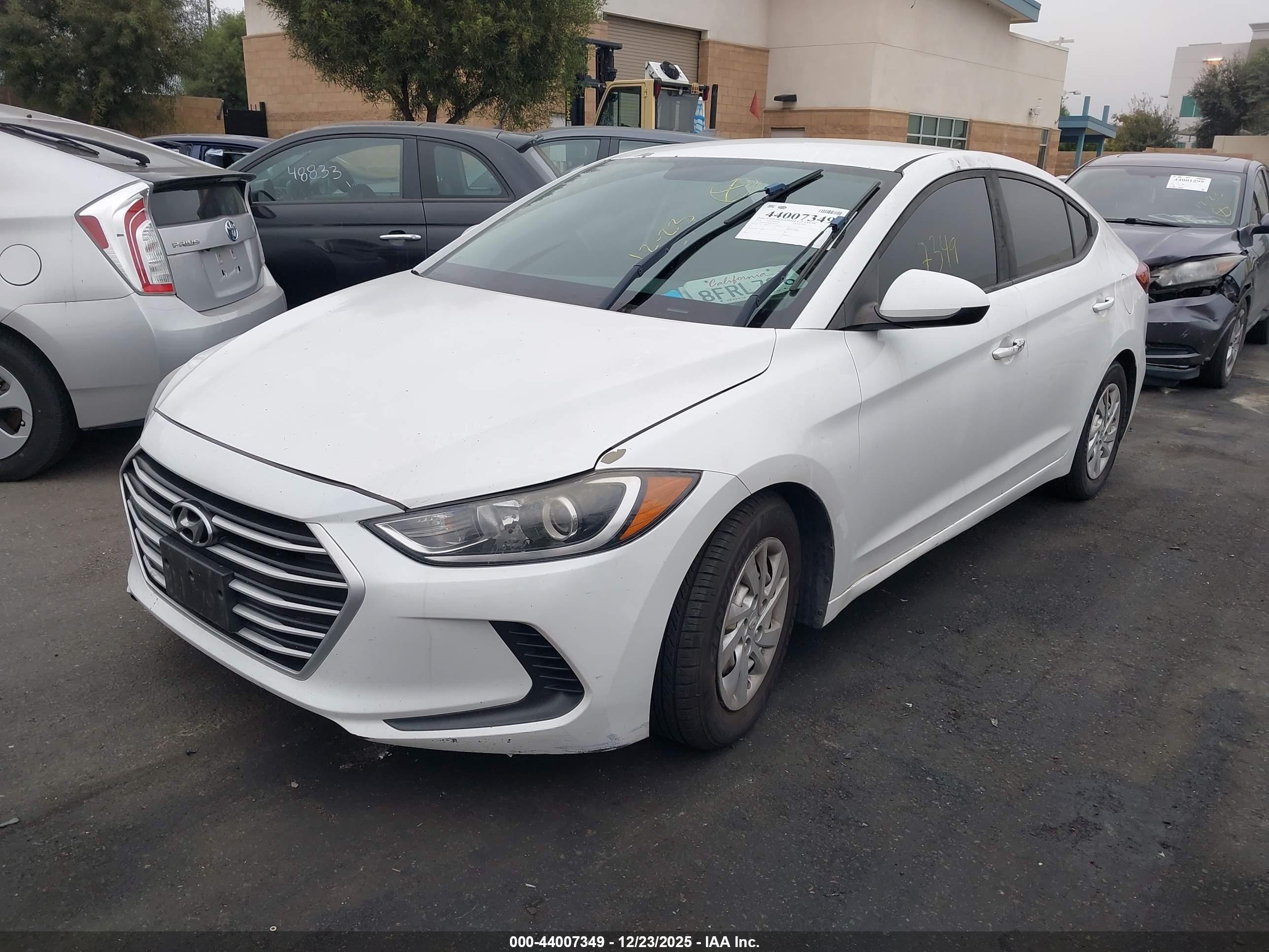 HYUNDAI ELANTRA image 2