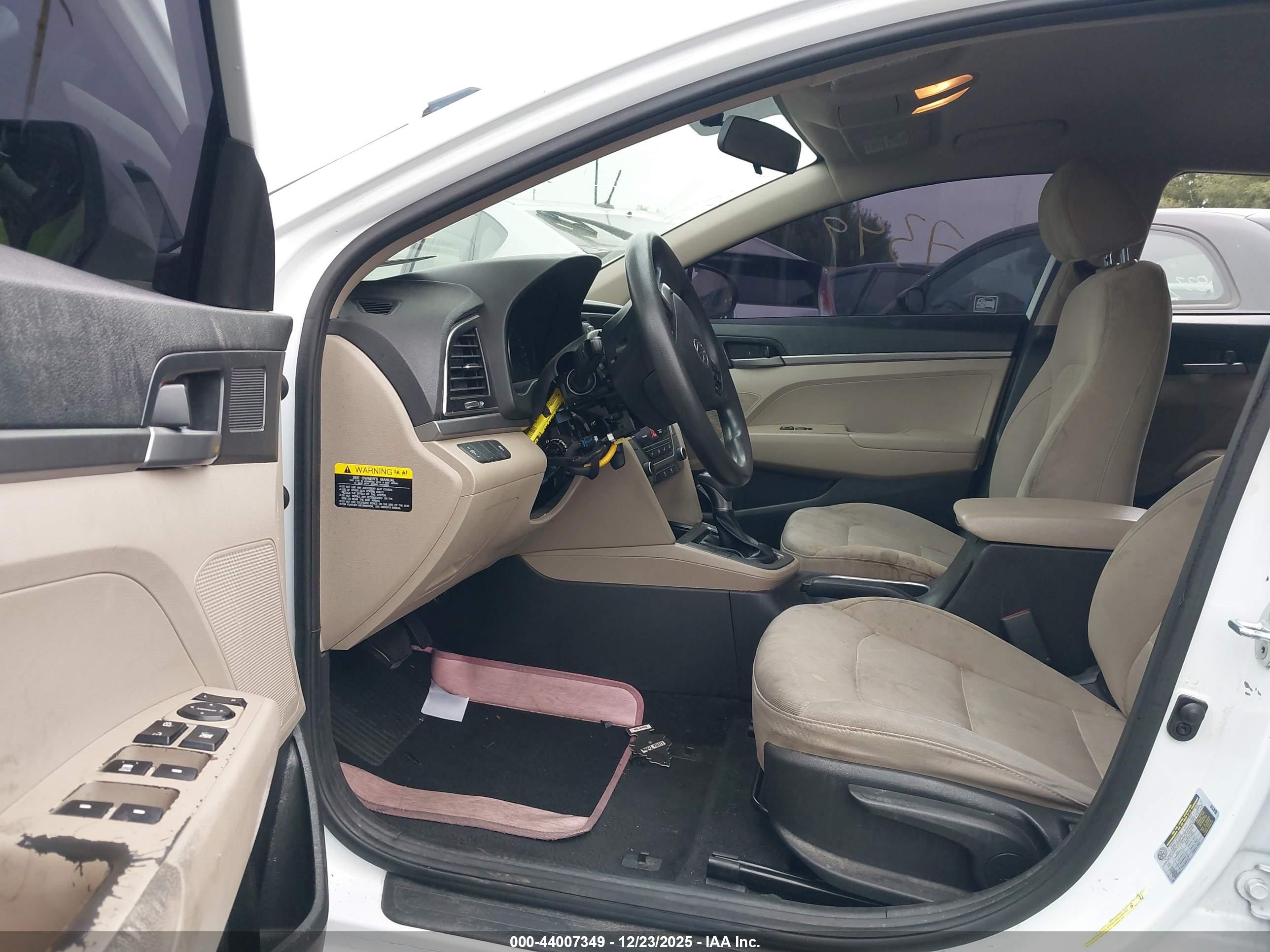 HYUNDAI ELANTRA image 5