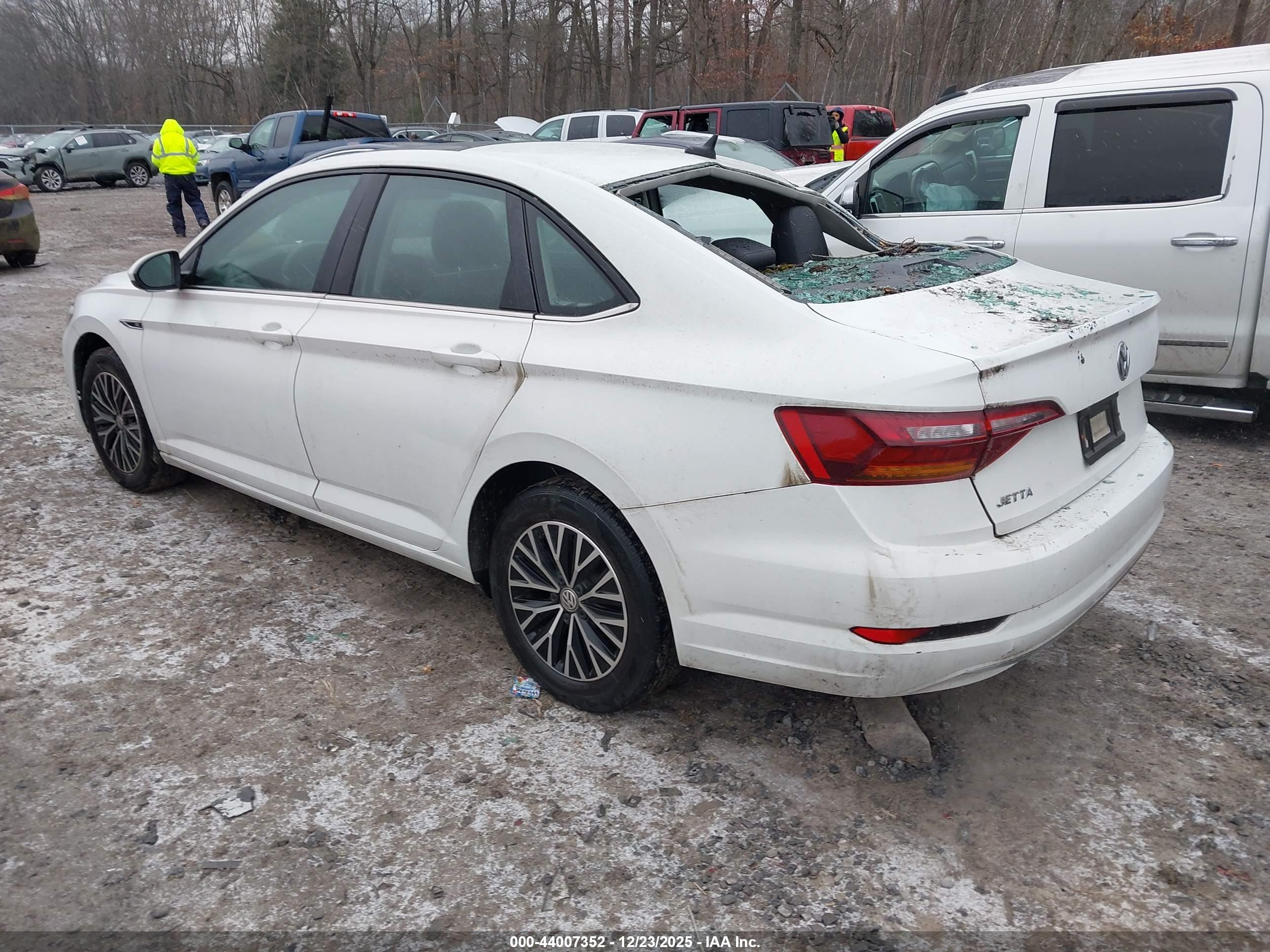 VOLKSWAGEN JETTA image 3