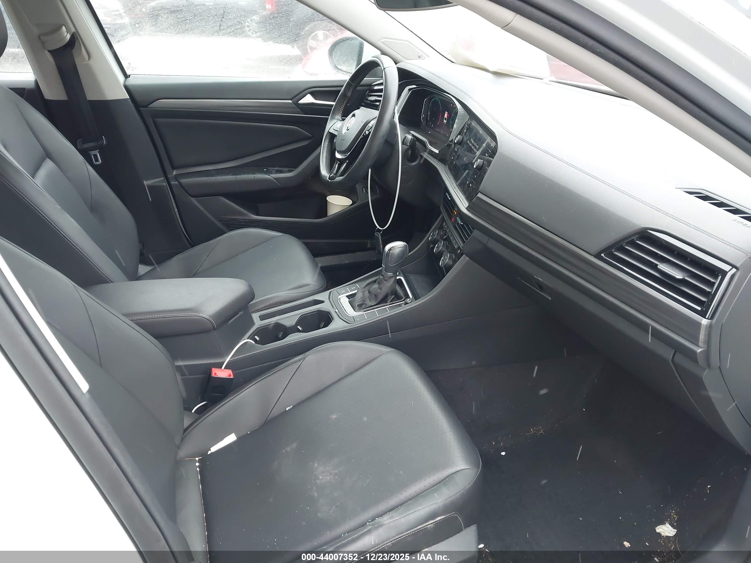 VOLKSWAGEN JETTA image 5