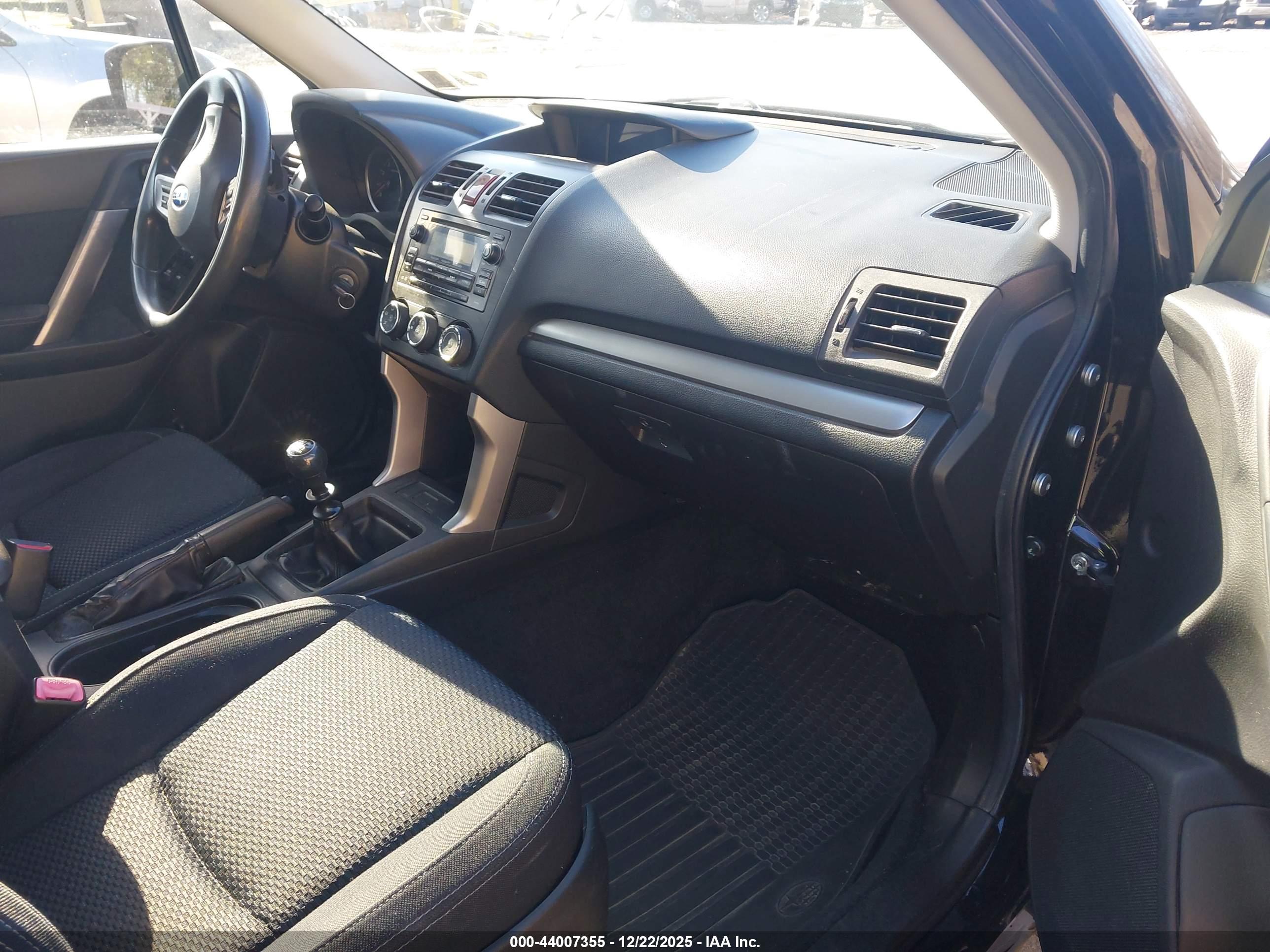 SUBARU FORESTER image 5