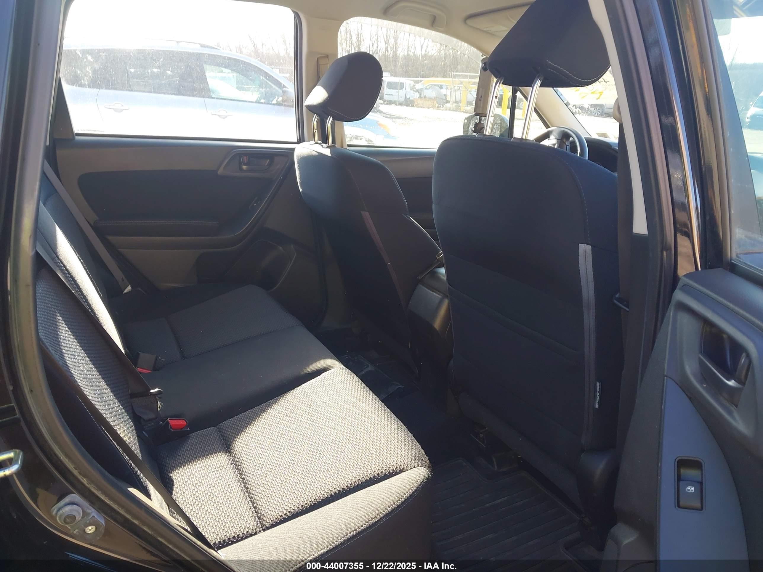 SUBARU FORESTER image 8