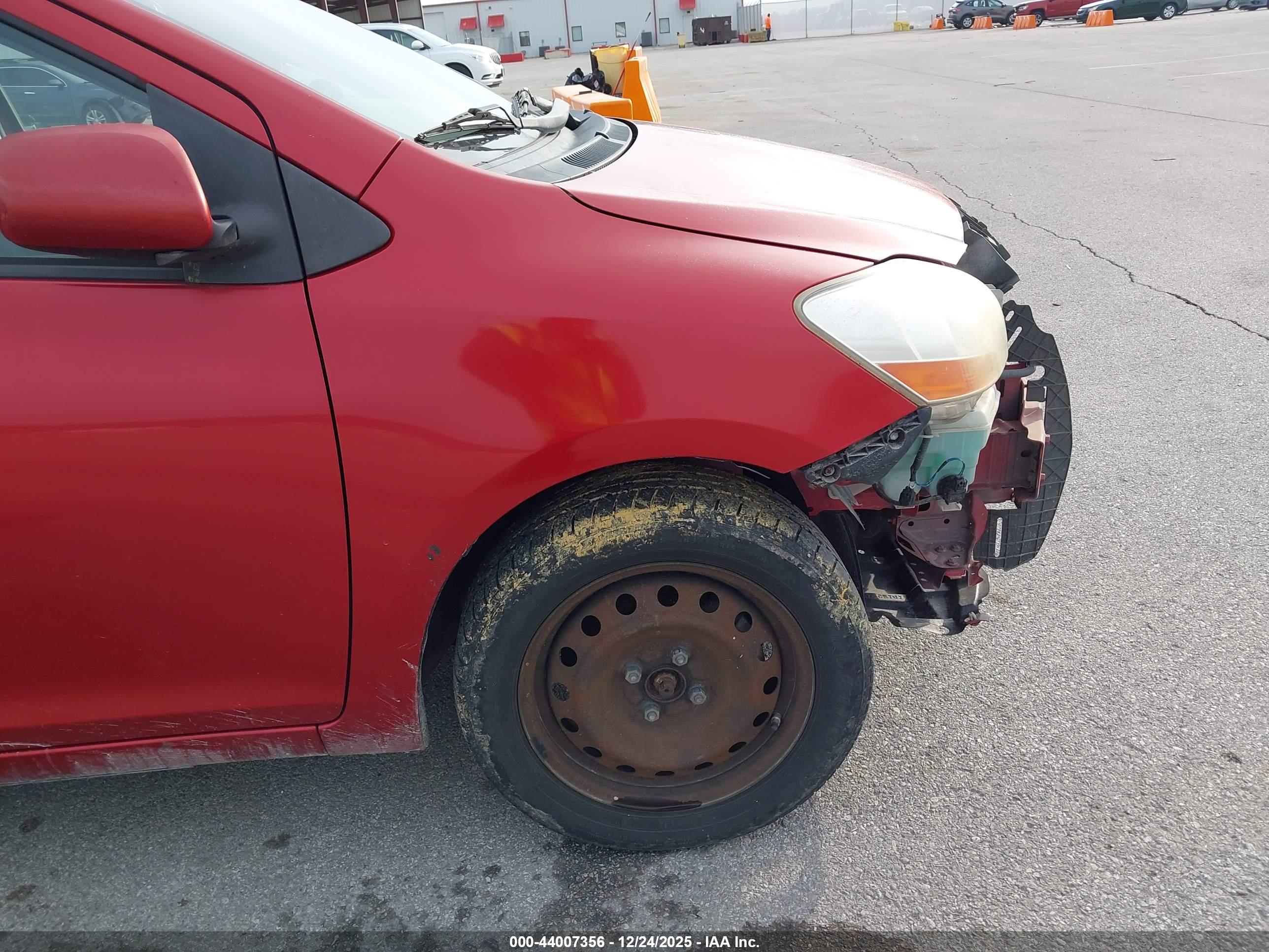 TOYOTA YARIS image 6