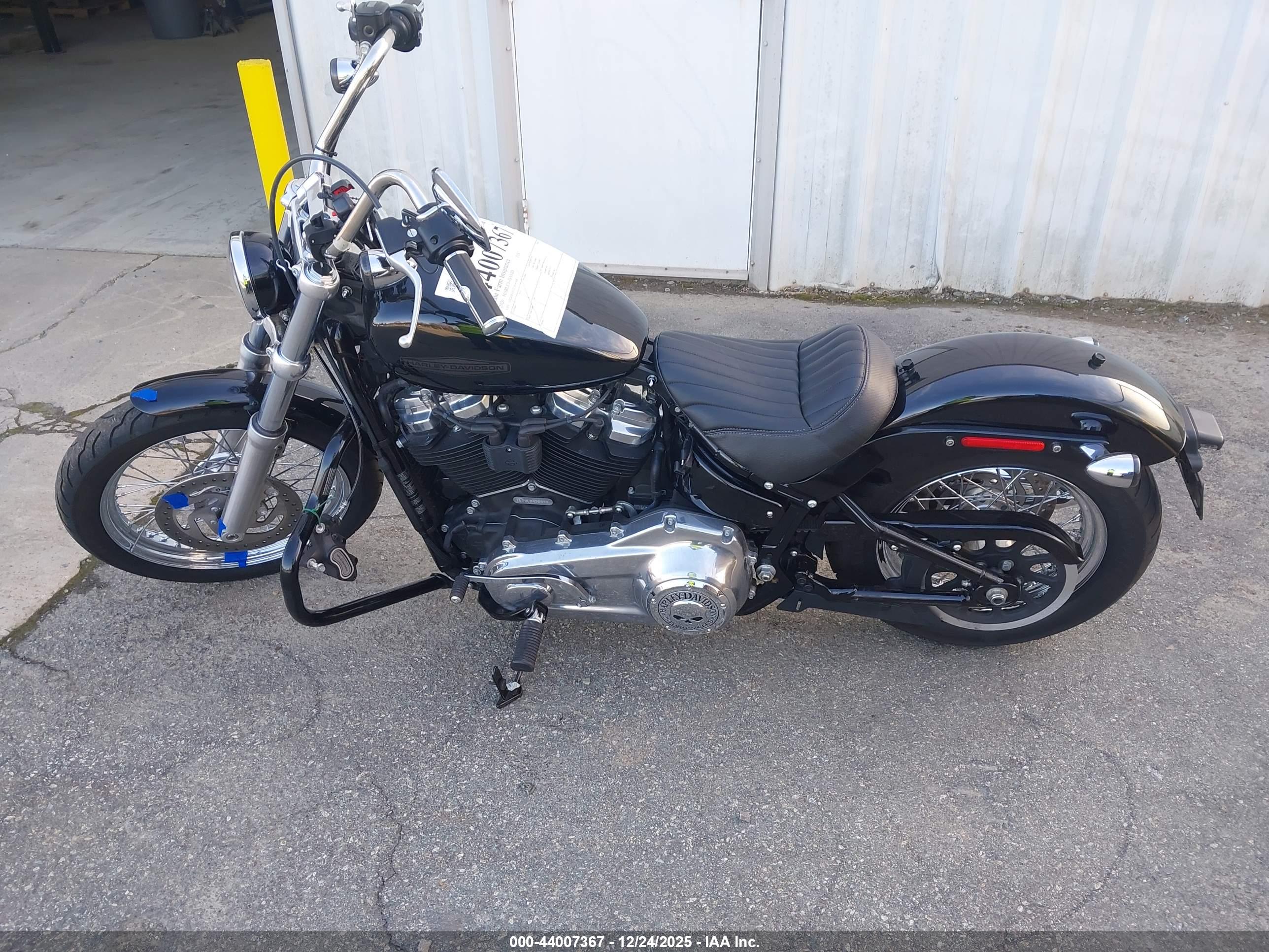 HARLEY-DAVIDSON FXST image 9