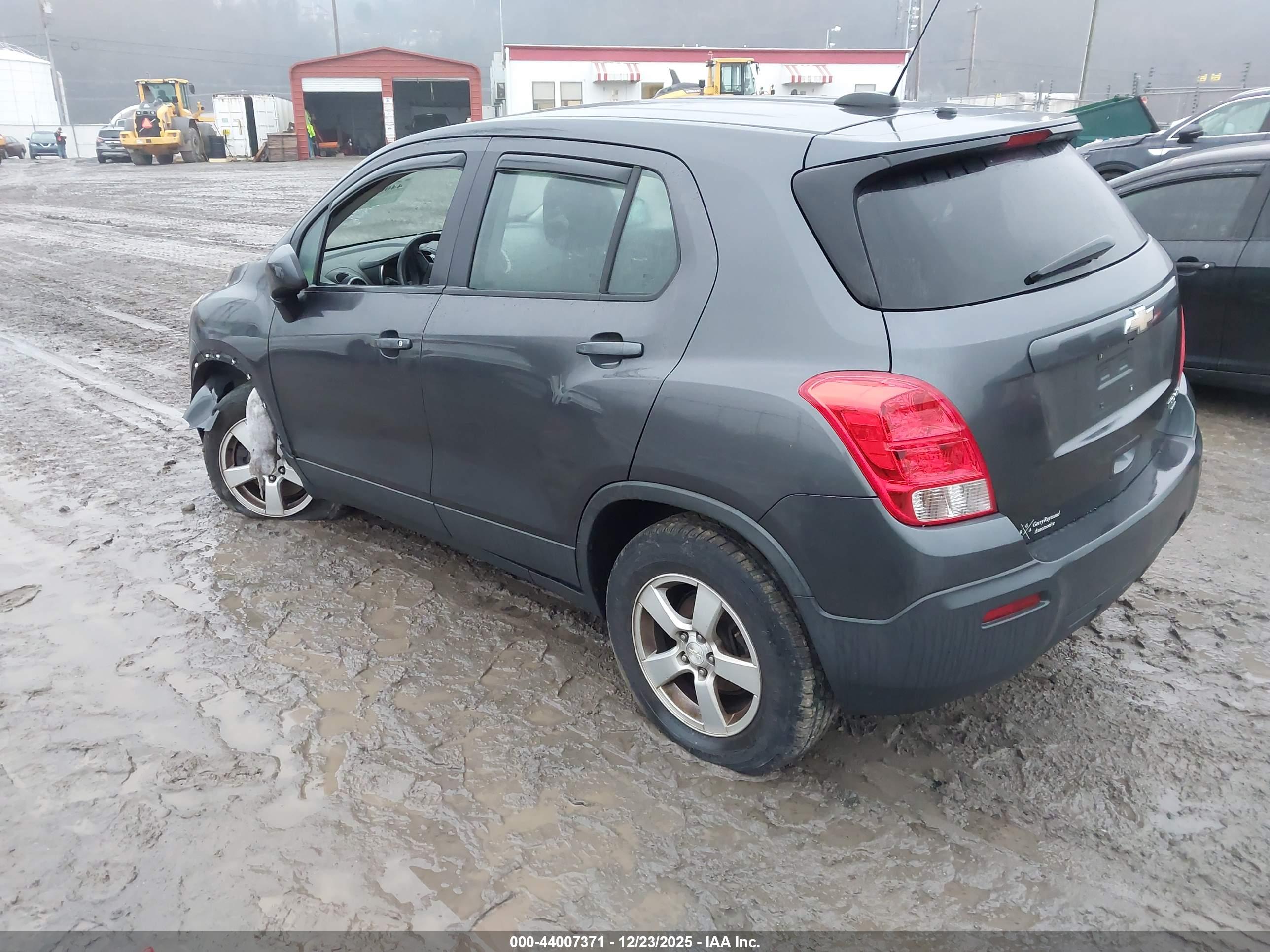 CHEVROLET TRAX image 3