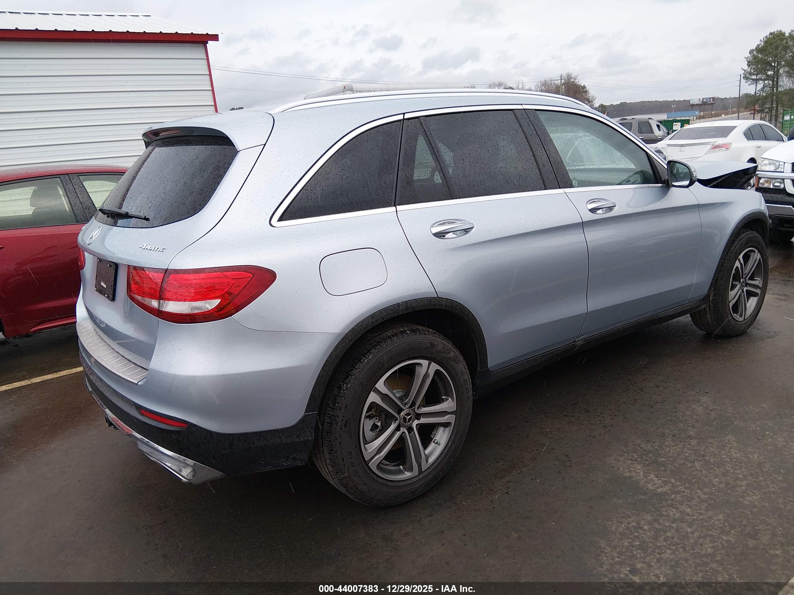 MERCEDES-BENZ GLC image 4