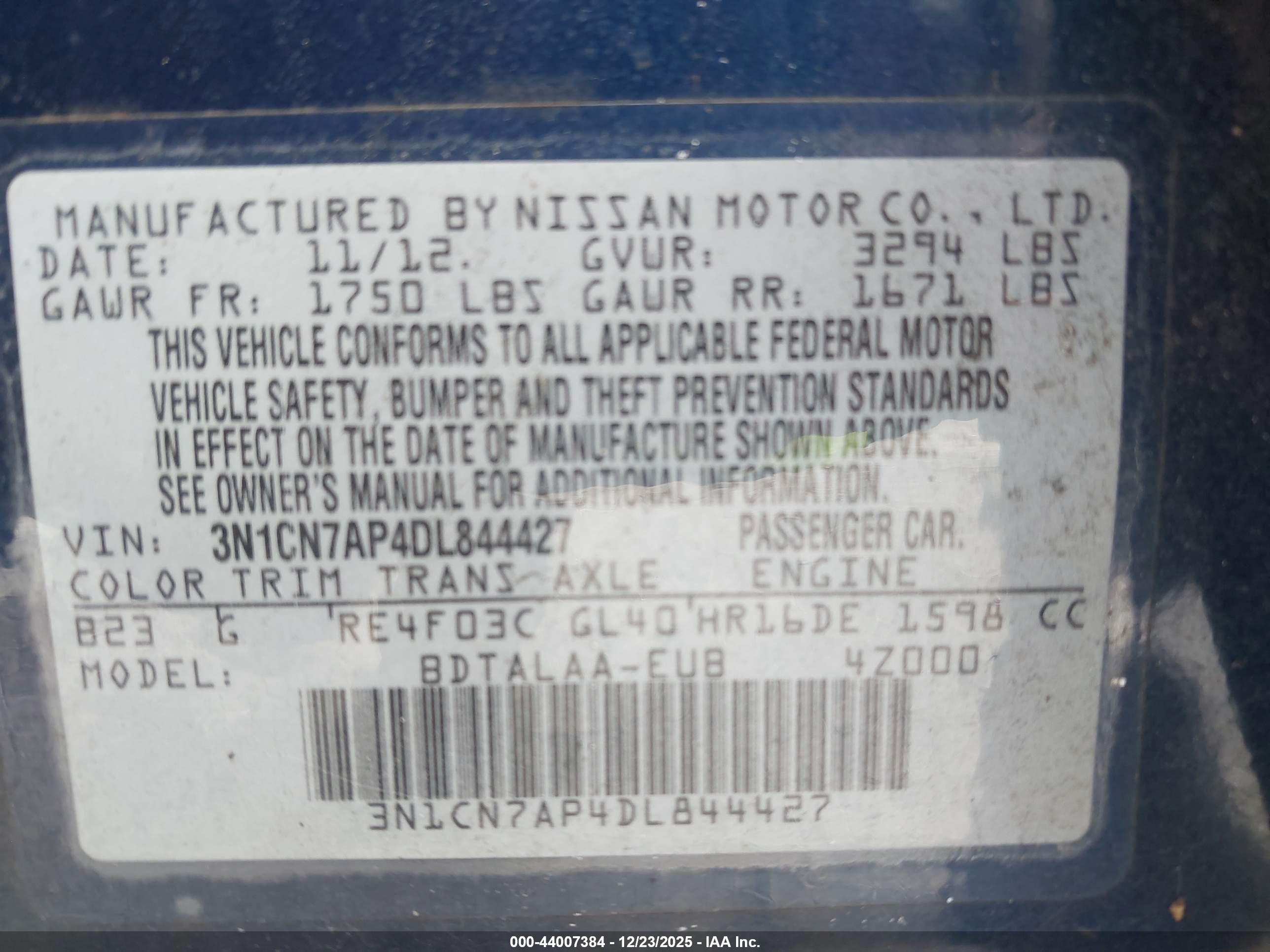 NISSAN VERSA image 9