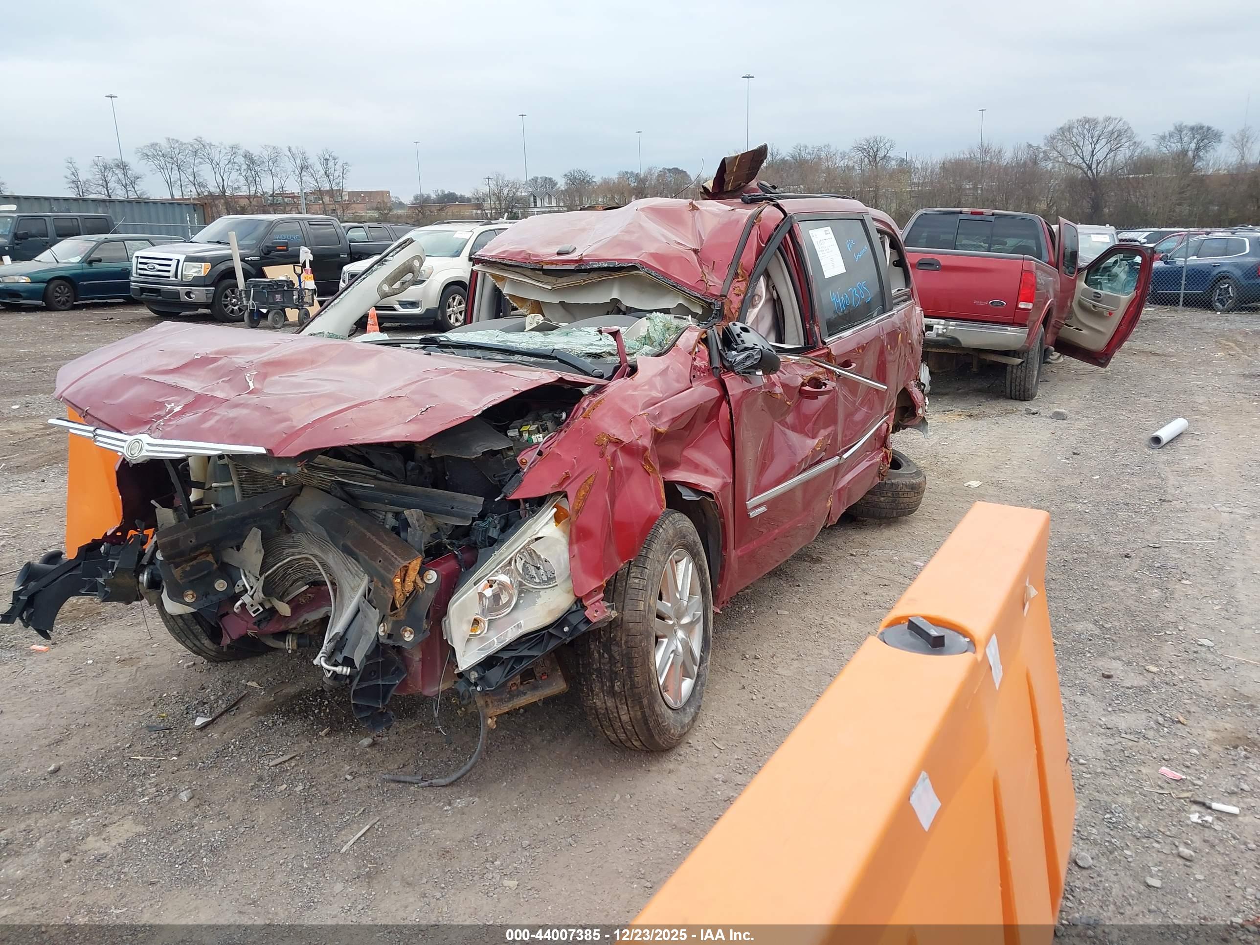 CHRYSLER TOWN image 2