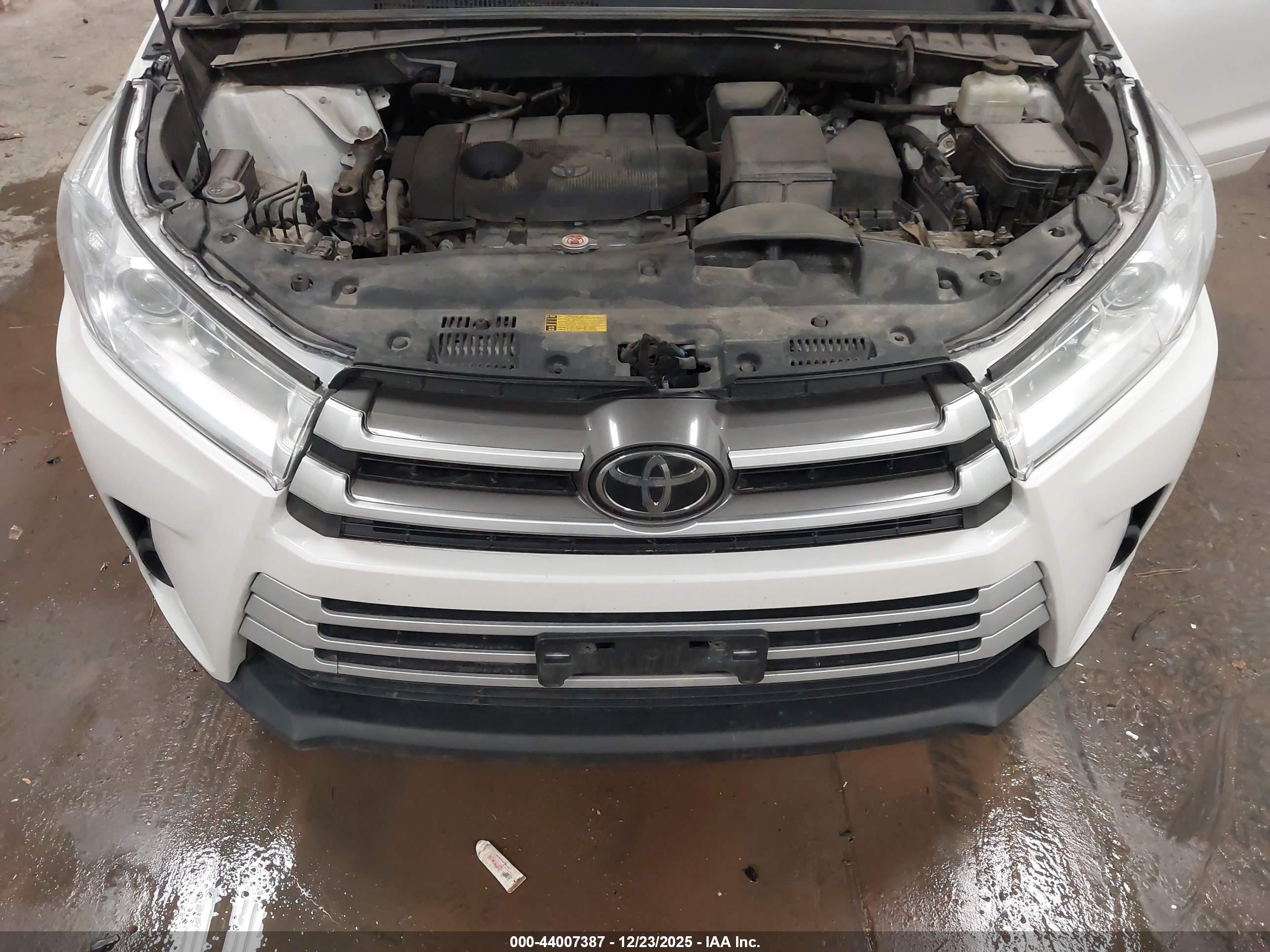 TOYOTA HIGHLANDER image 10
