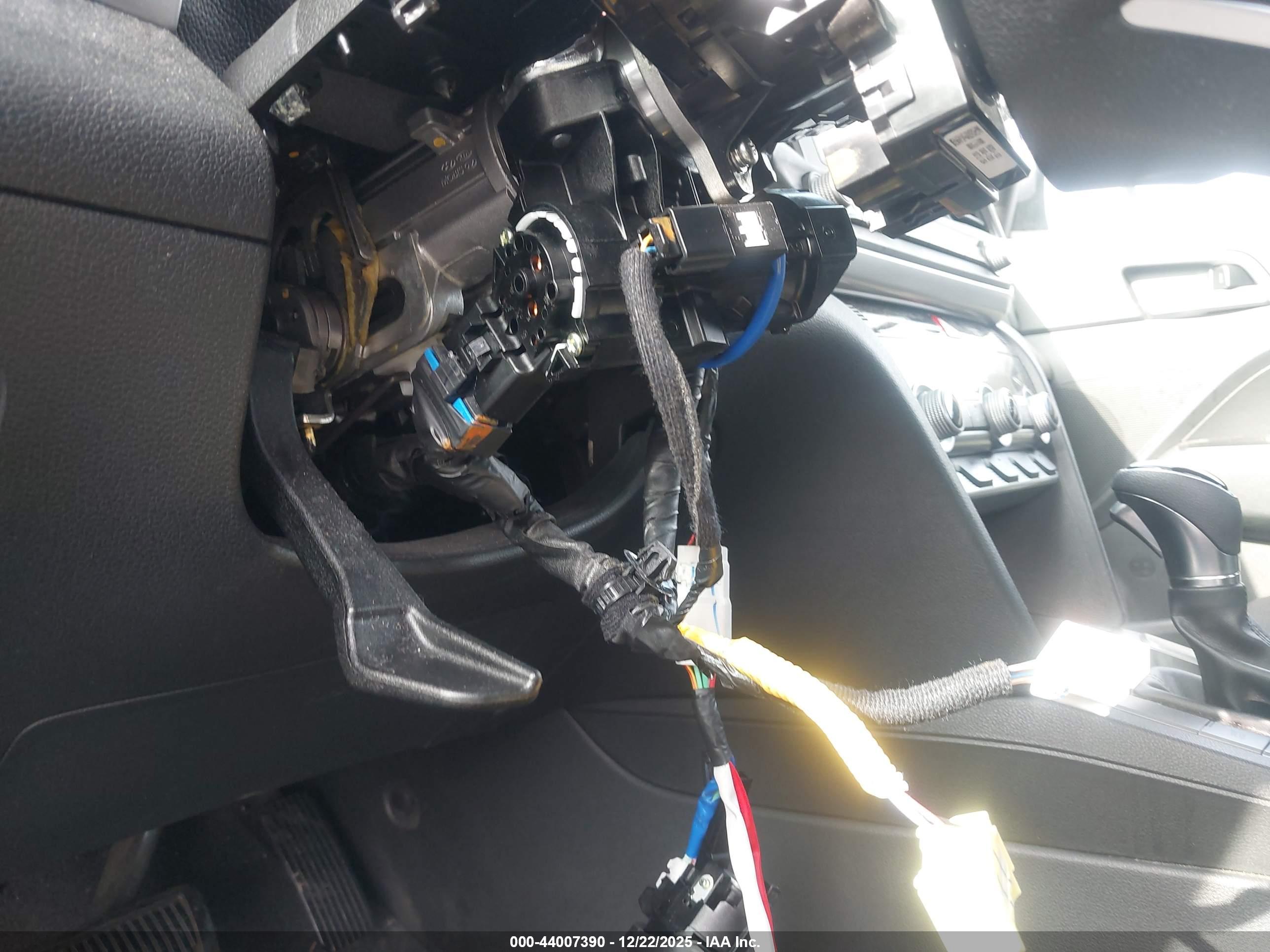 HYUNDAI ELANTRA image 6