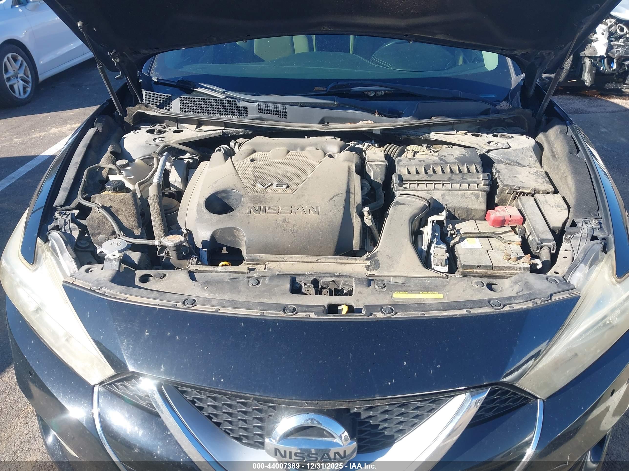 NISSAN MAXIMA image 10