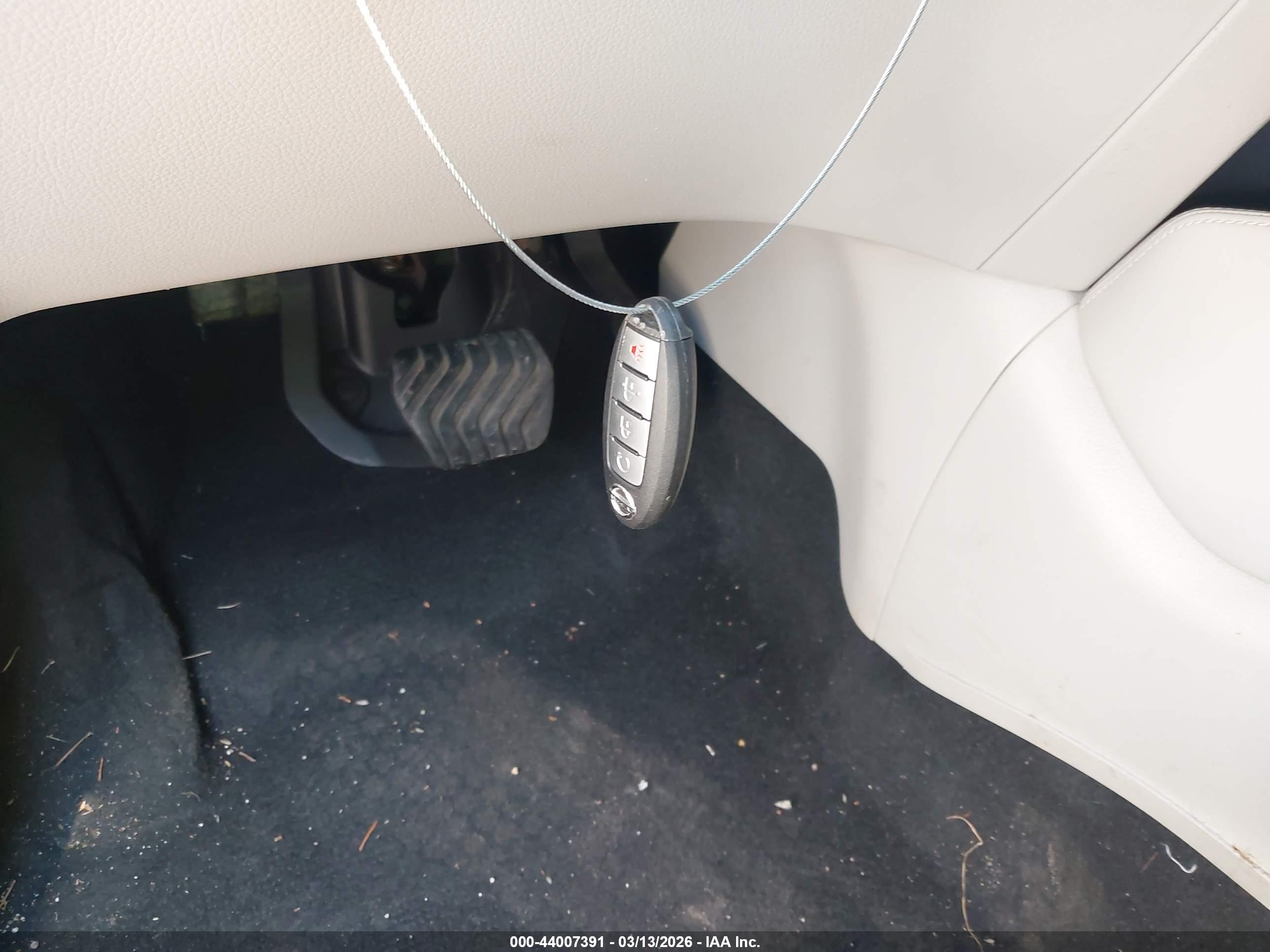 NISSAN ROGUE image 11