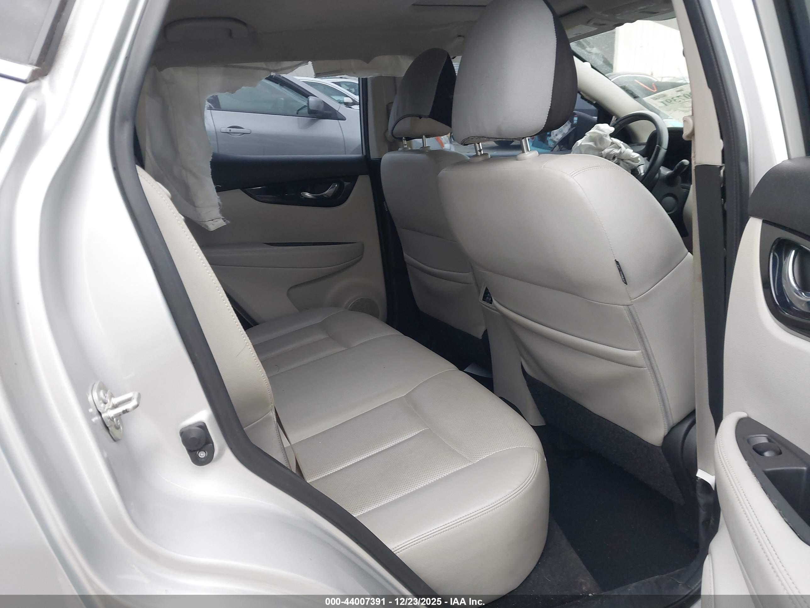 NISSAN ROGUE image 8