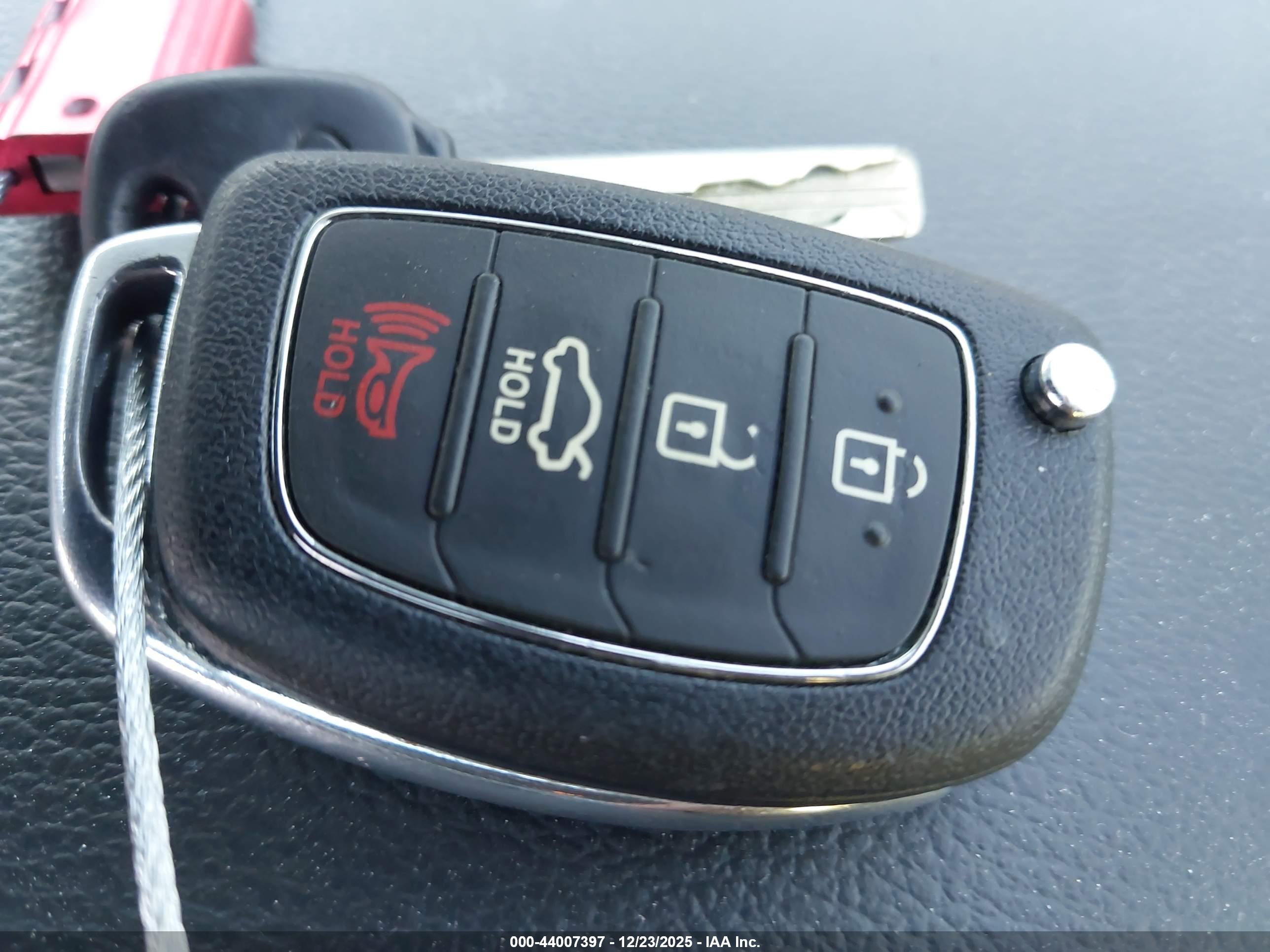 HYUNDAI SONATA image 11
