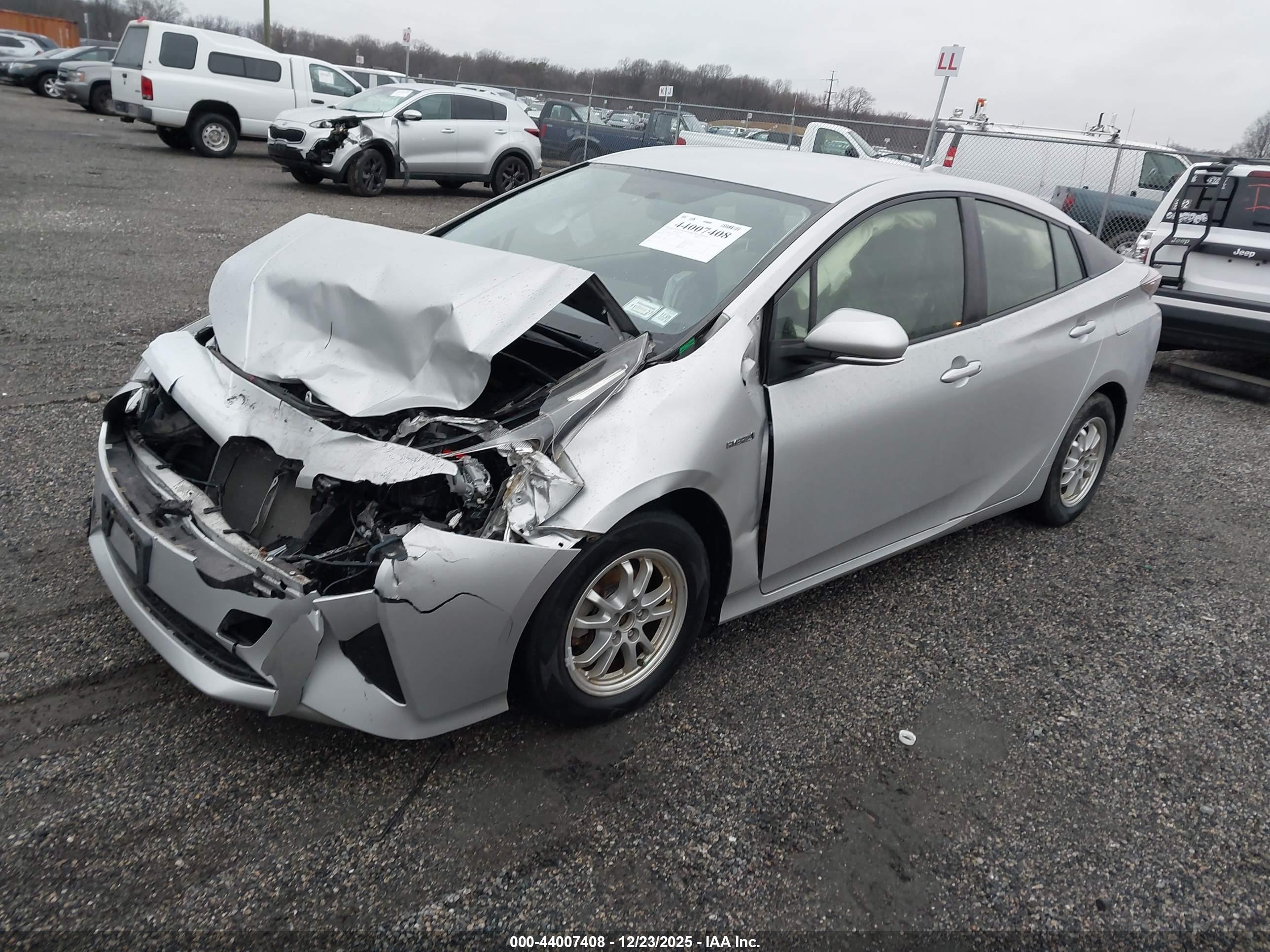 TOYOTA PRIUS image 2