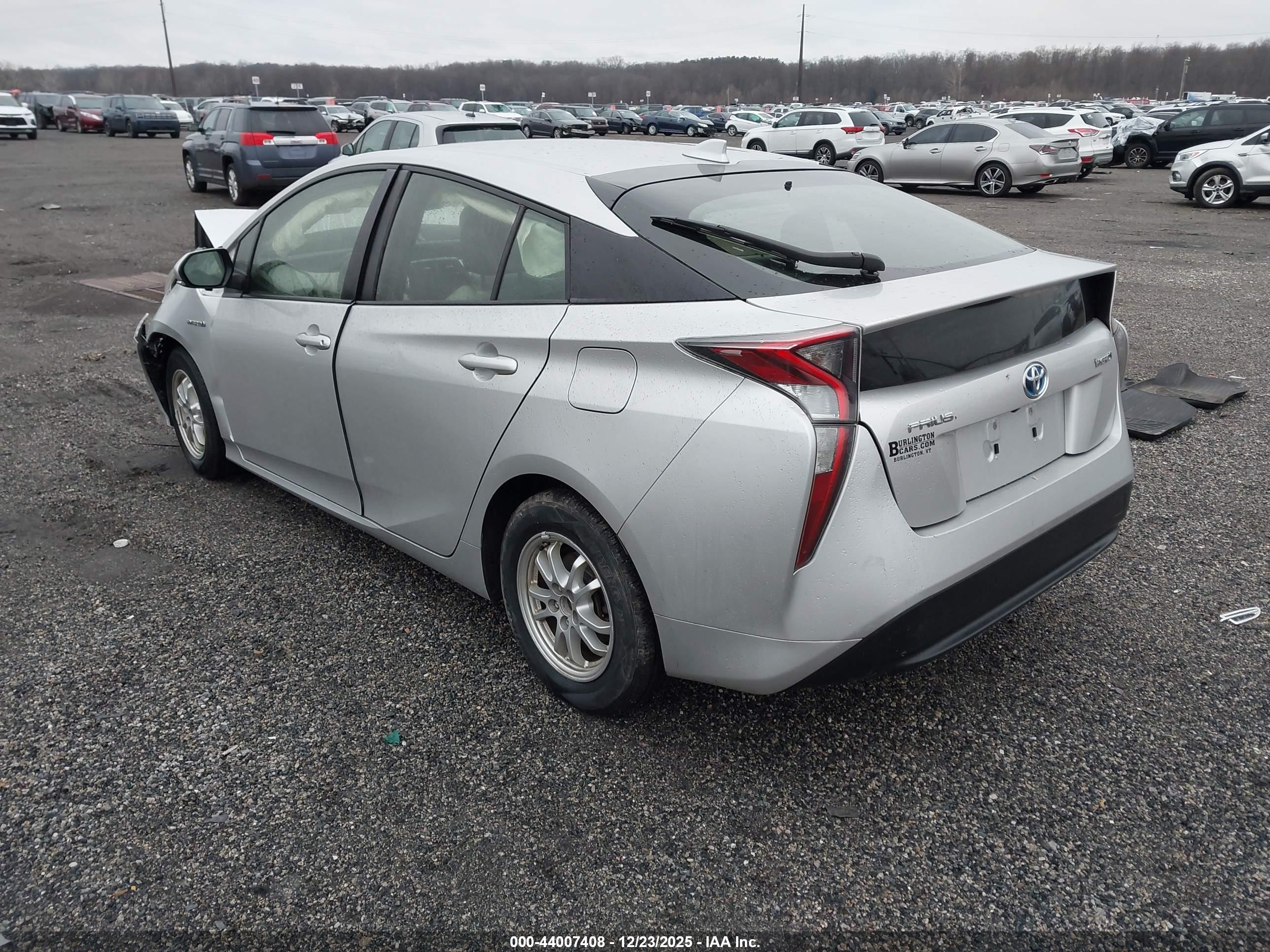 TOYOTA PRIUS image 3
