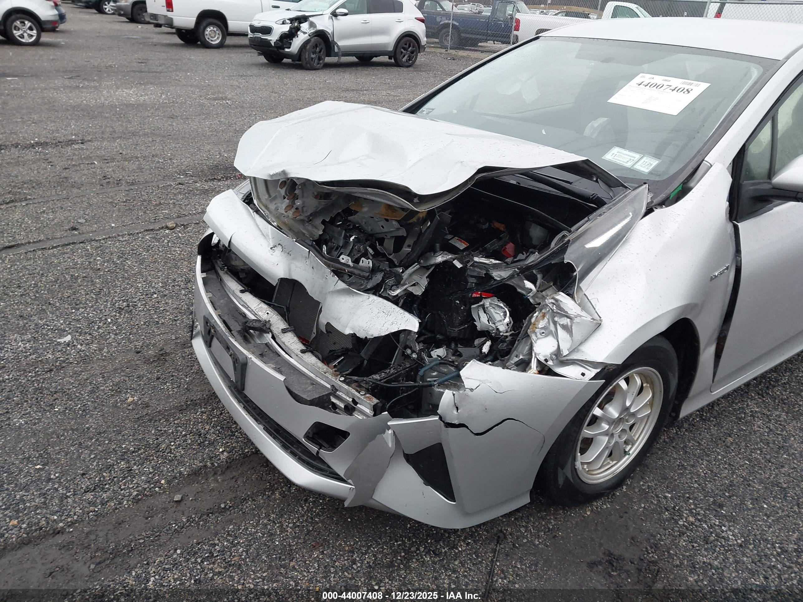 TOYOTA PRIUS image 6