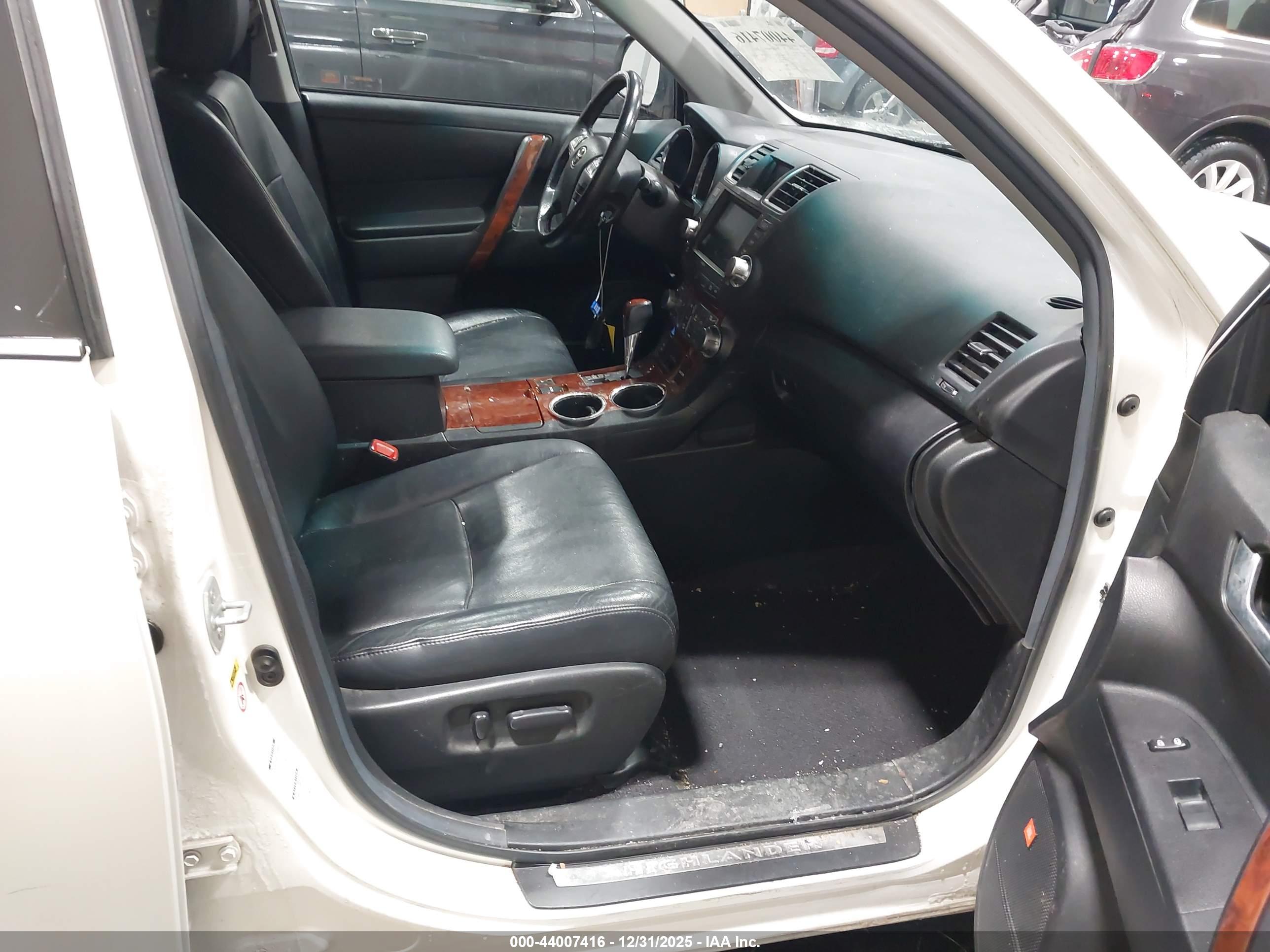 TOYOTA HIGHLANDER image 5