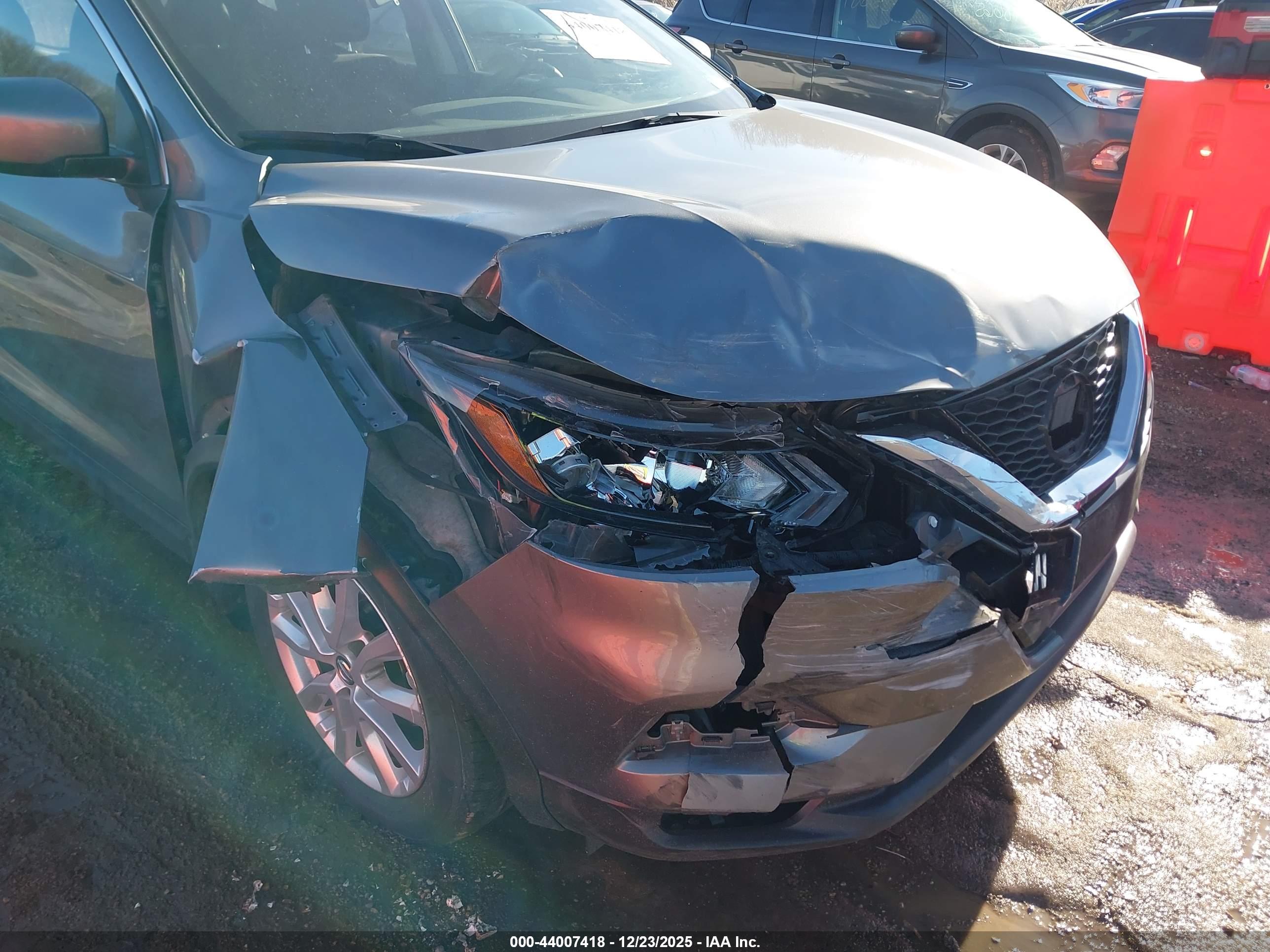 NISSAN ROGUE image 6