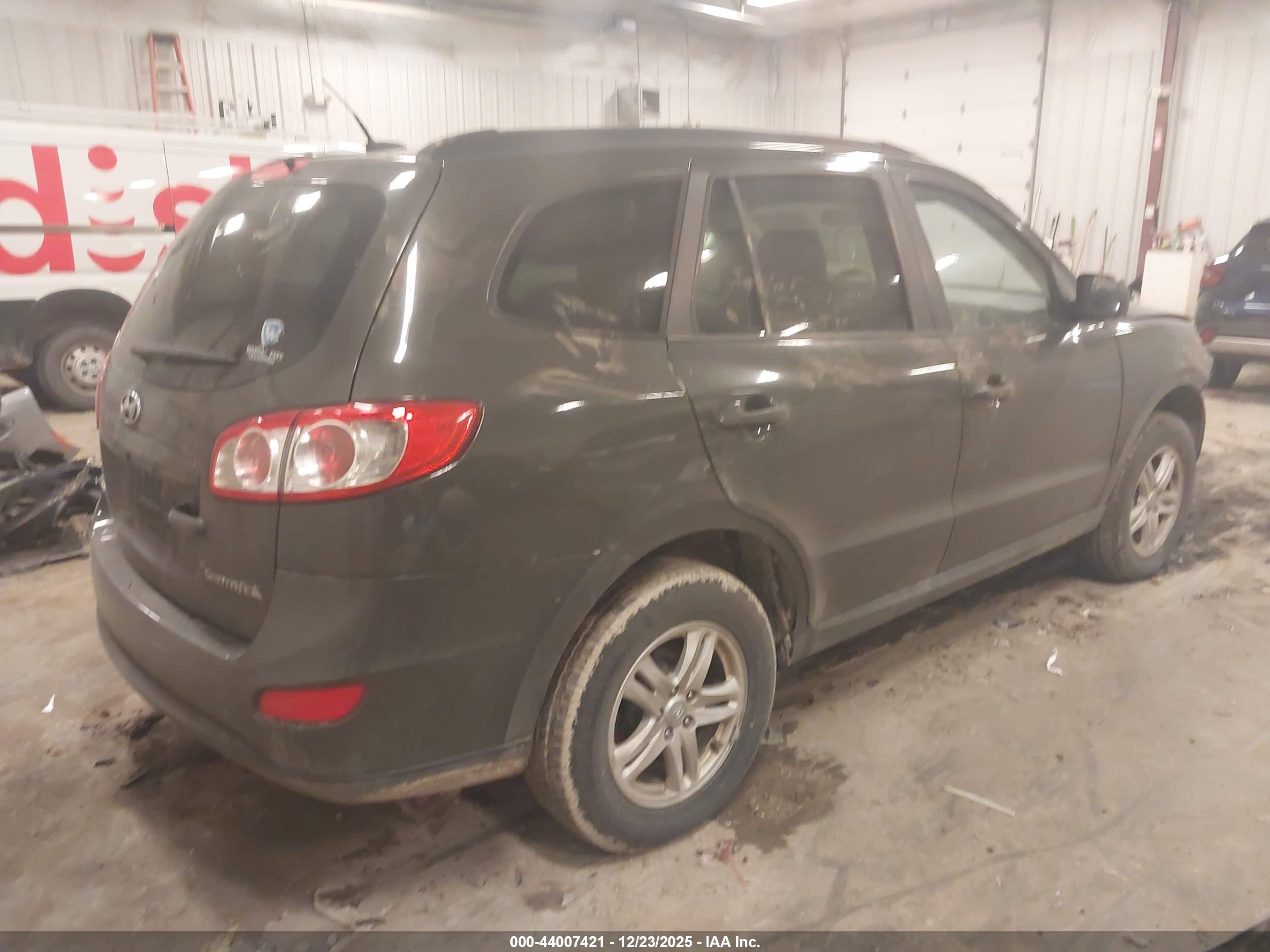 HYUNDAI SANTA image 4
