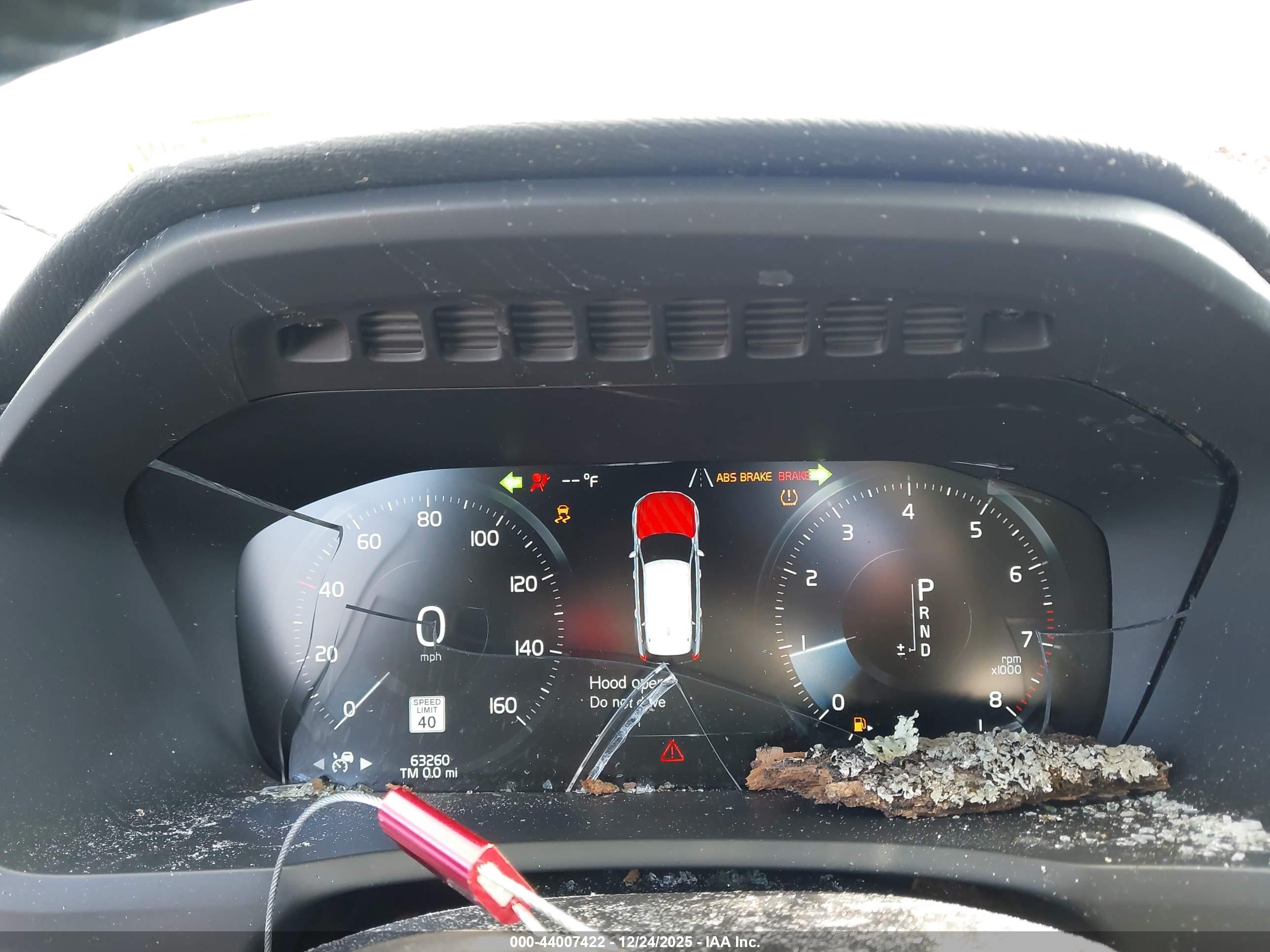 VOLVO XC90 image 7