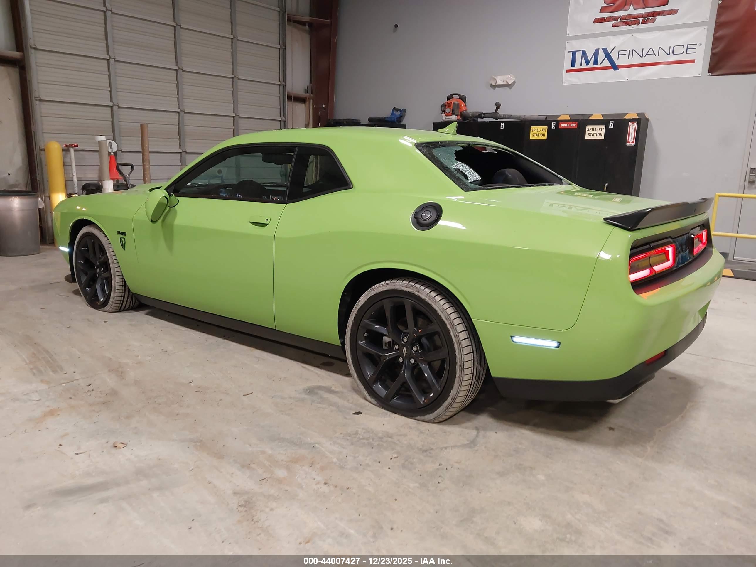 DODGE CHALLENGER image 3