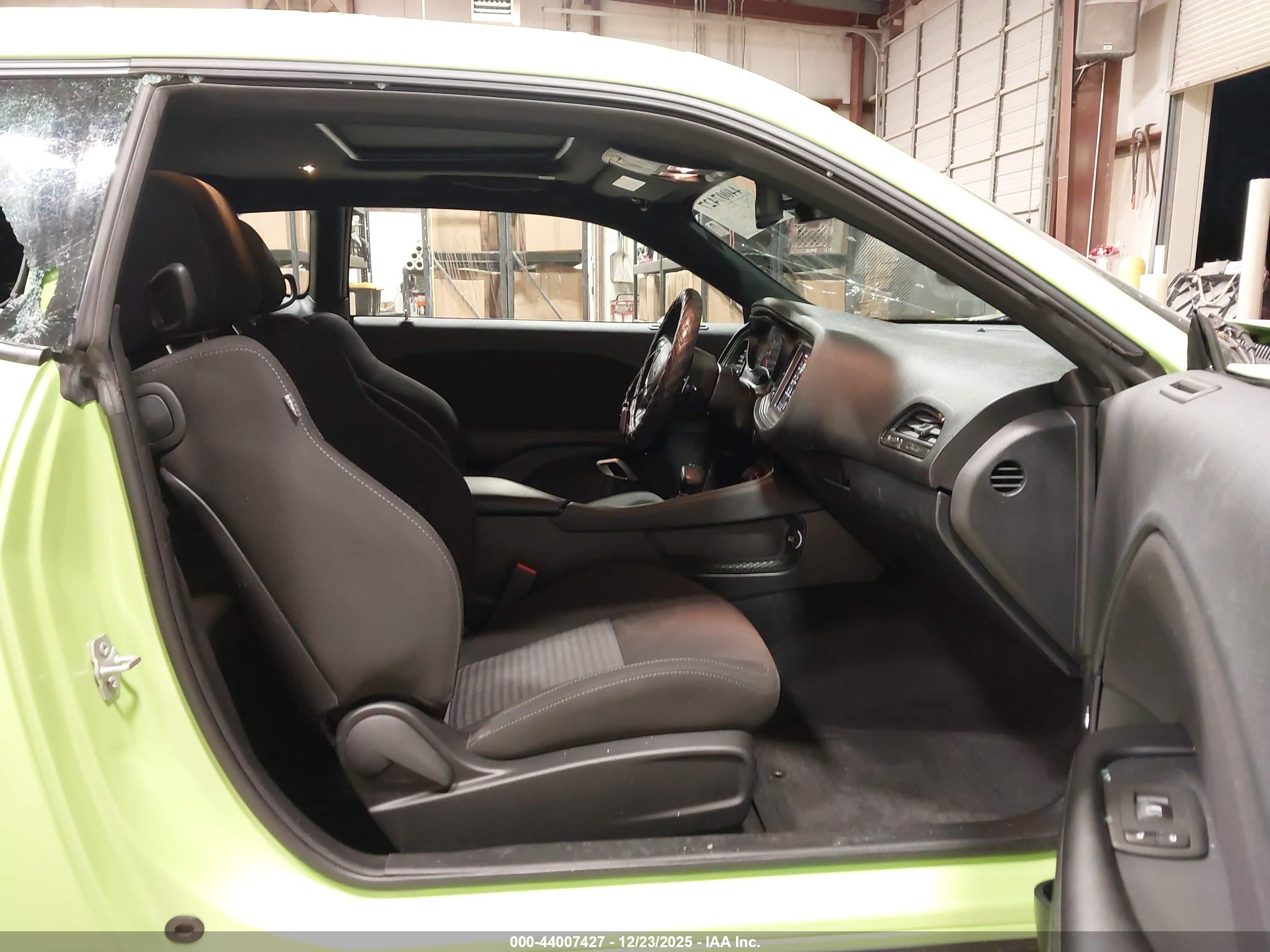 DODGE CHALLENGER image 5