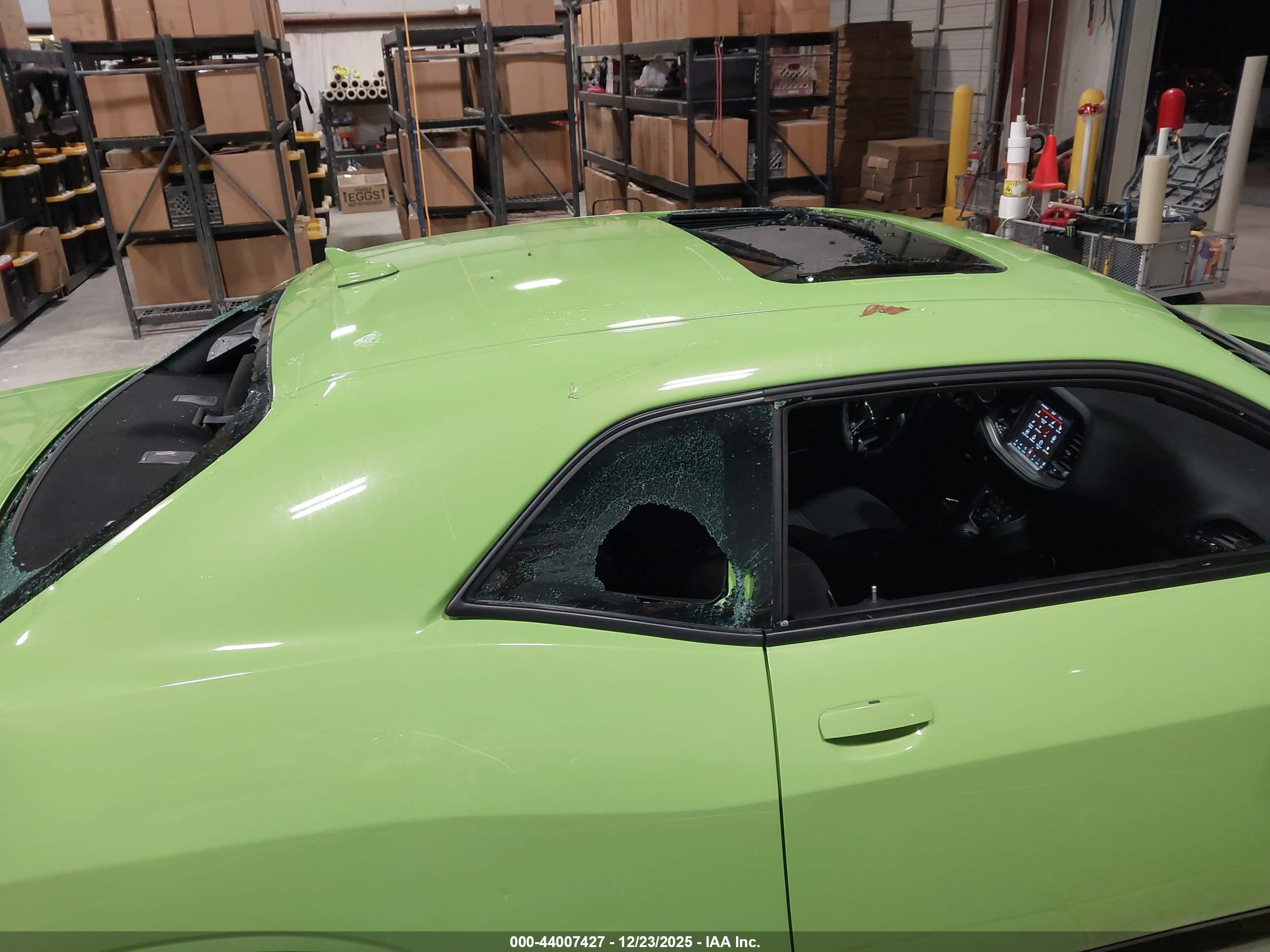 DODGE CHALLENGER image 6