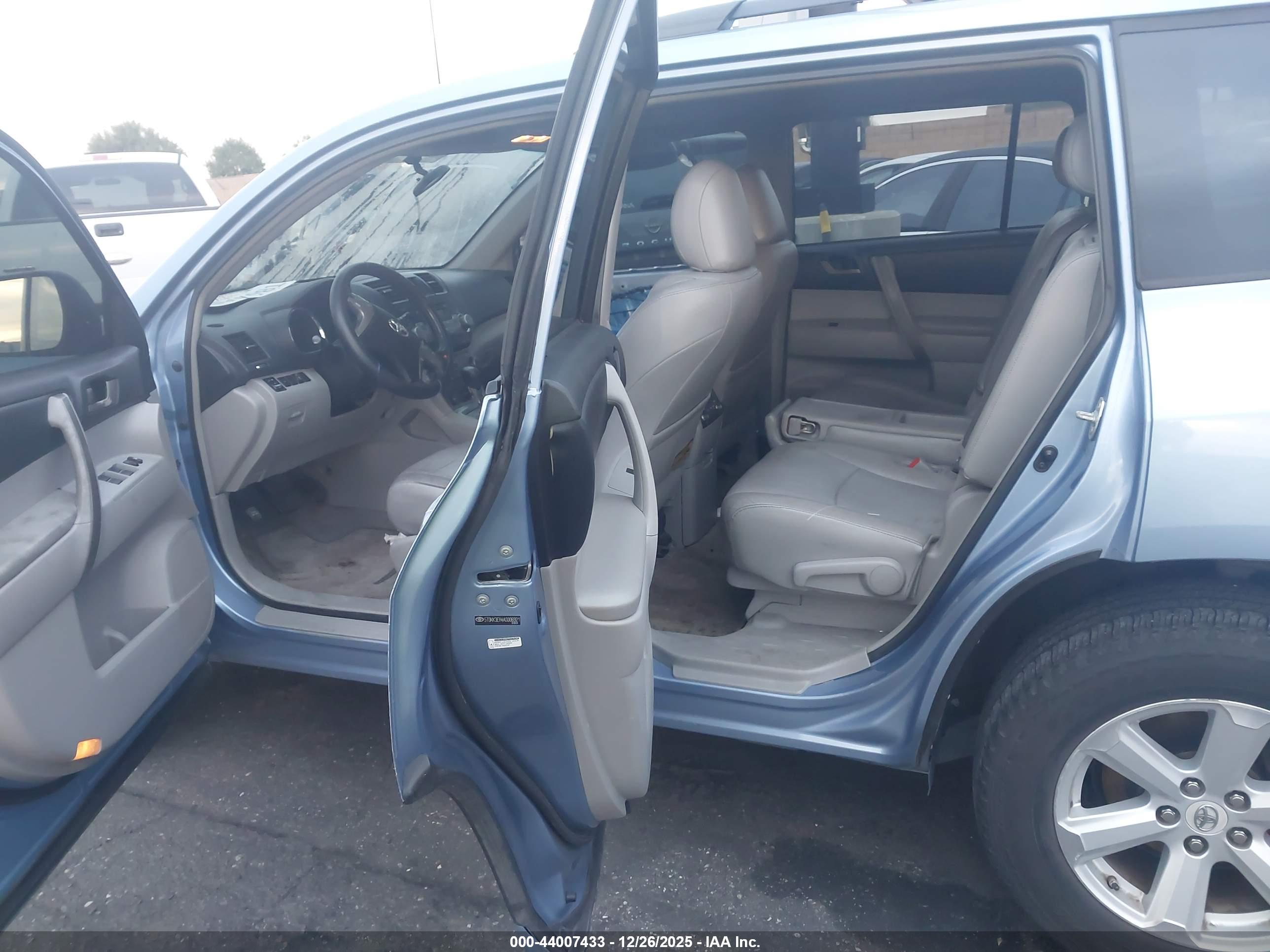 TOYOTA HIGHLANDER image 8