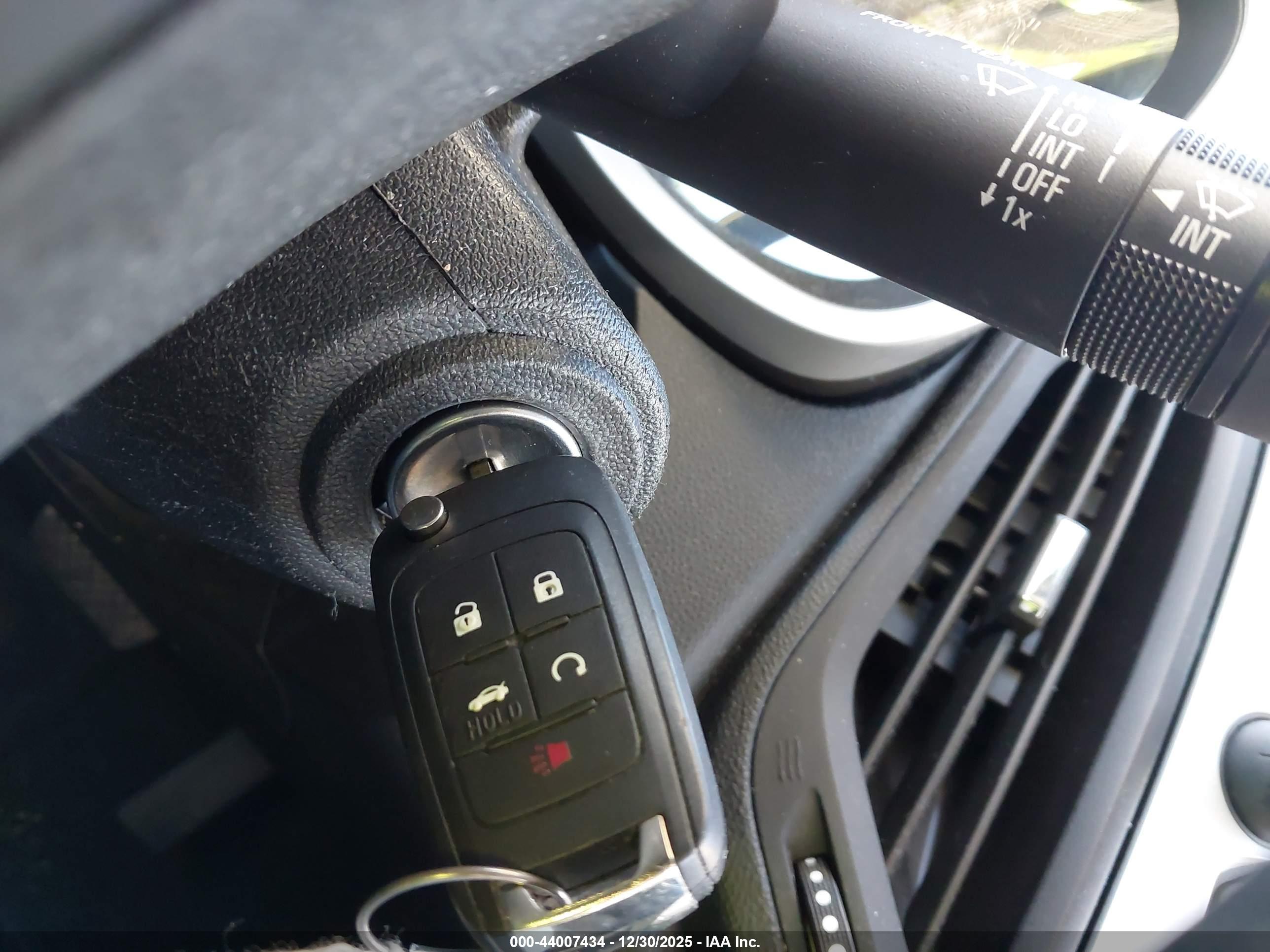 CHEVROLET EQUINOX image 11