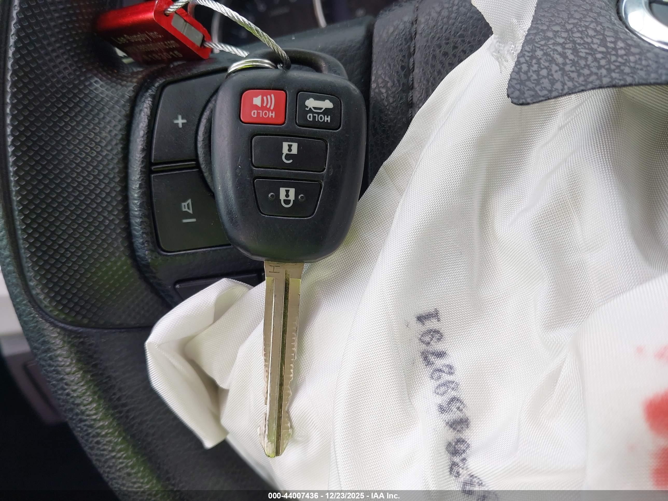 TOYOTA COROLLA image 11