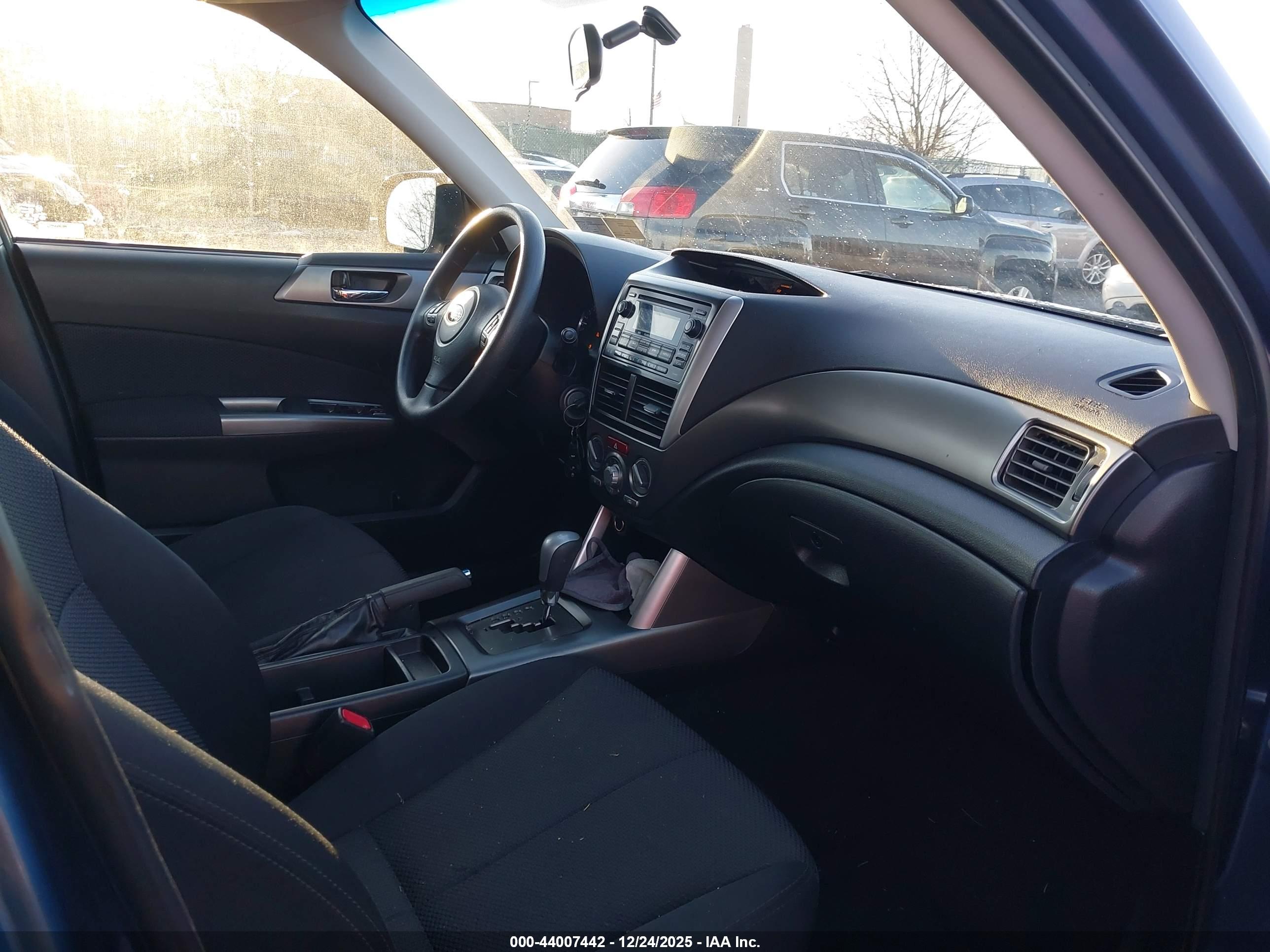SUBARU FORESTER image 5