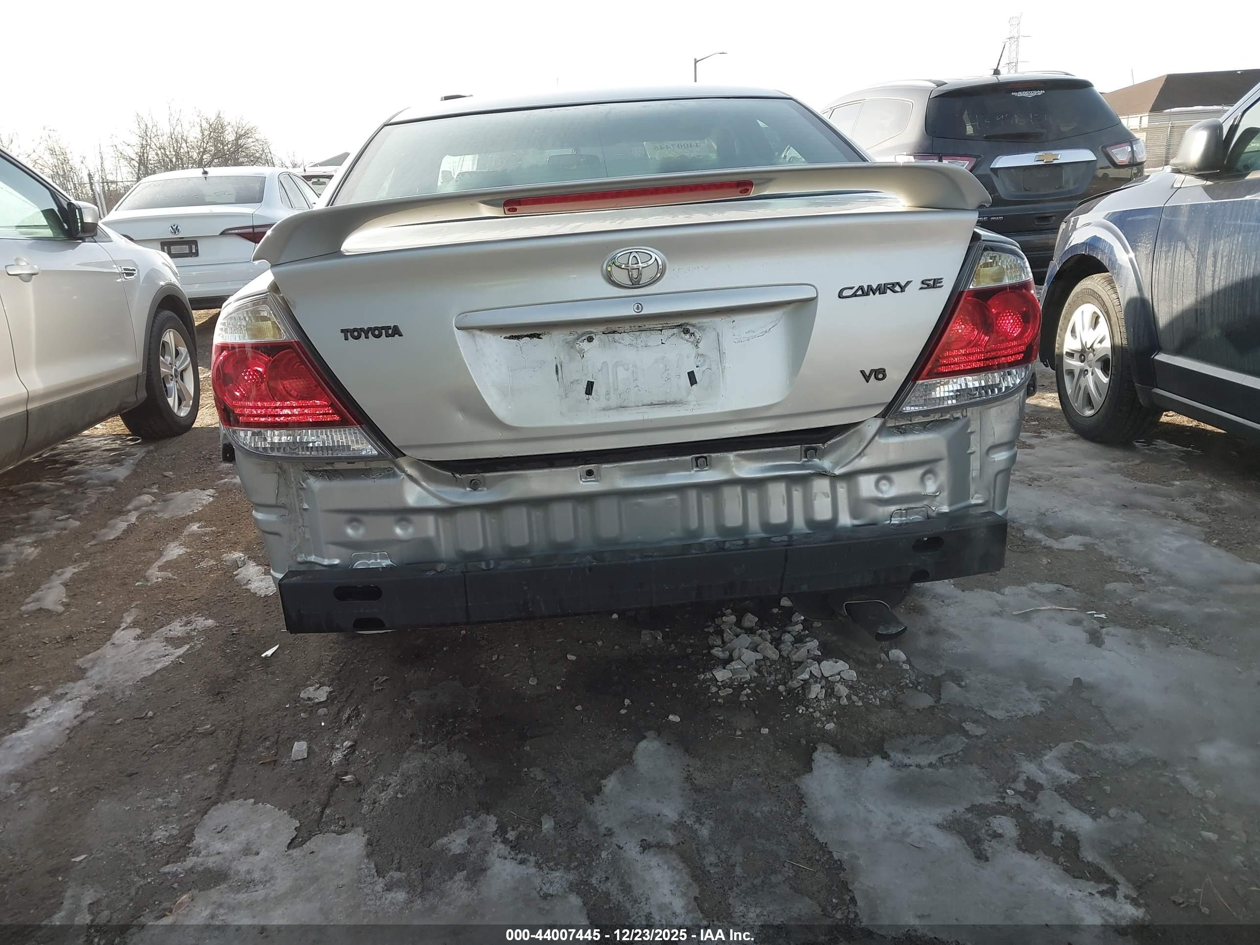 TOYOTA CAMRY image 6
