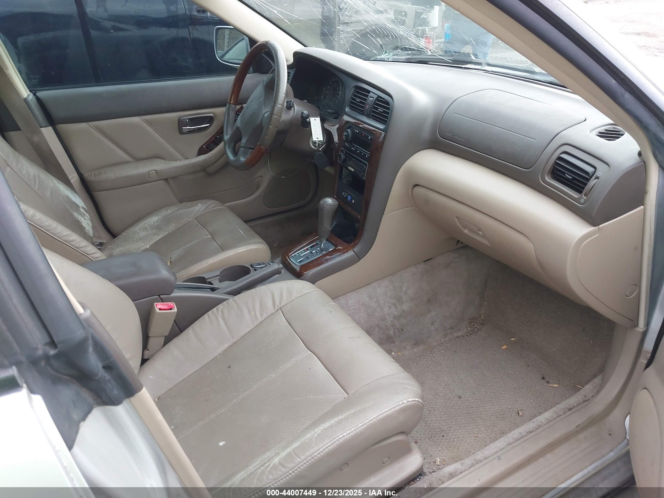 SUBARU OUTBACK image 5