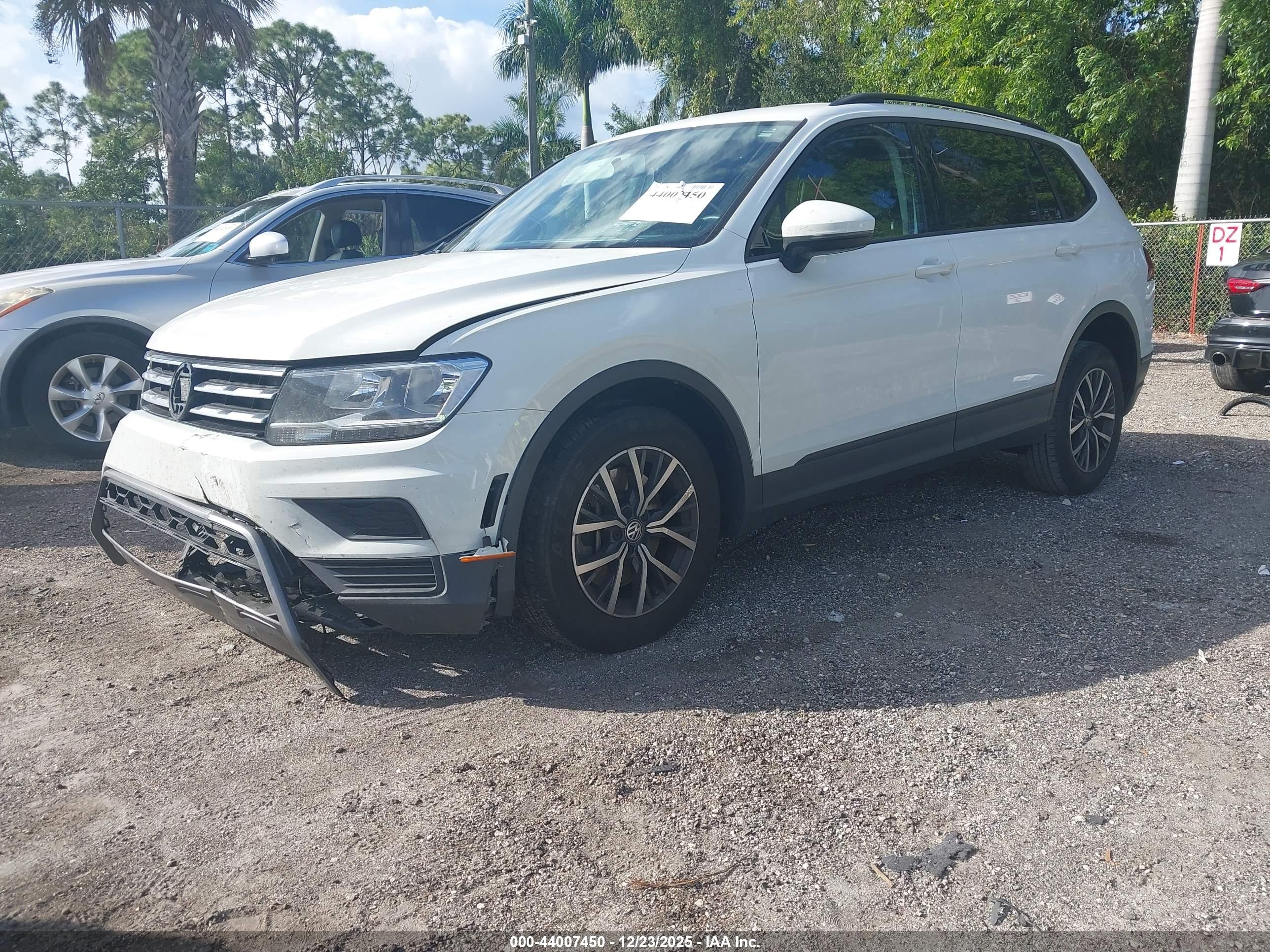 VOLKSWAGEN TIGUAN image 2
