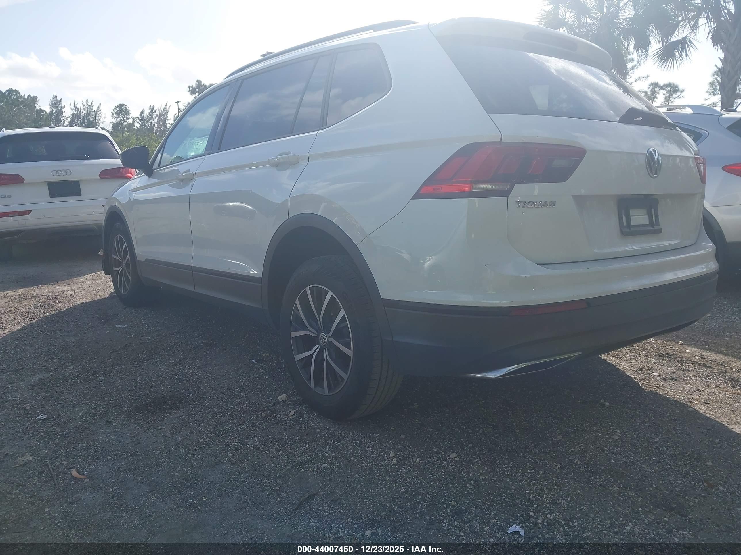 VOLKSWAGEN TIGUAN image 3