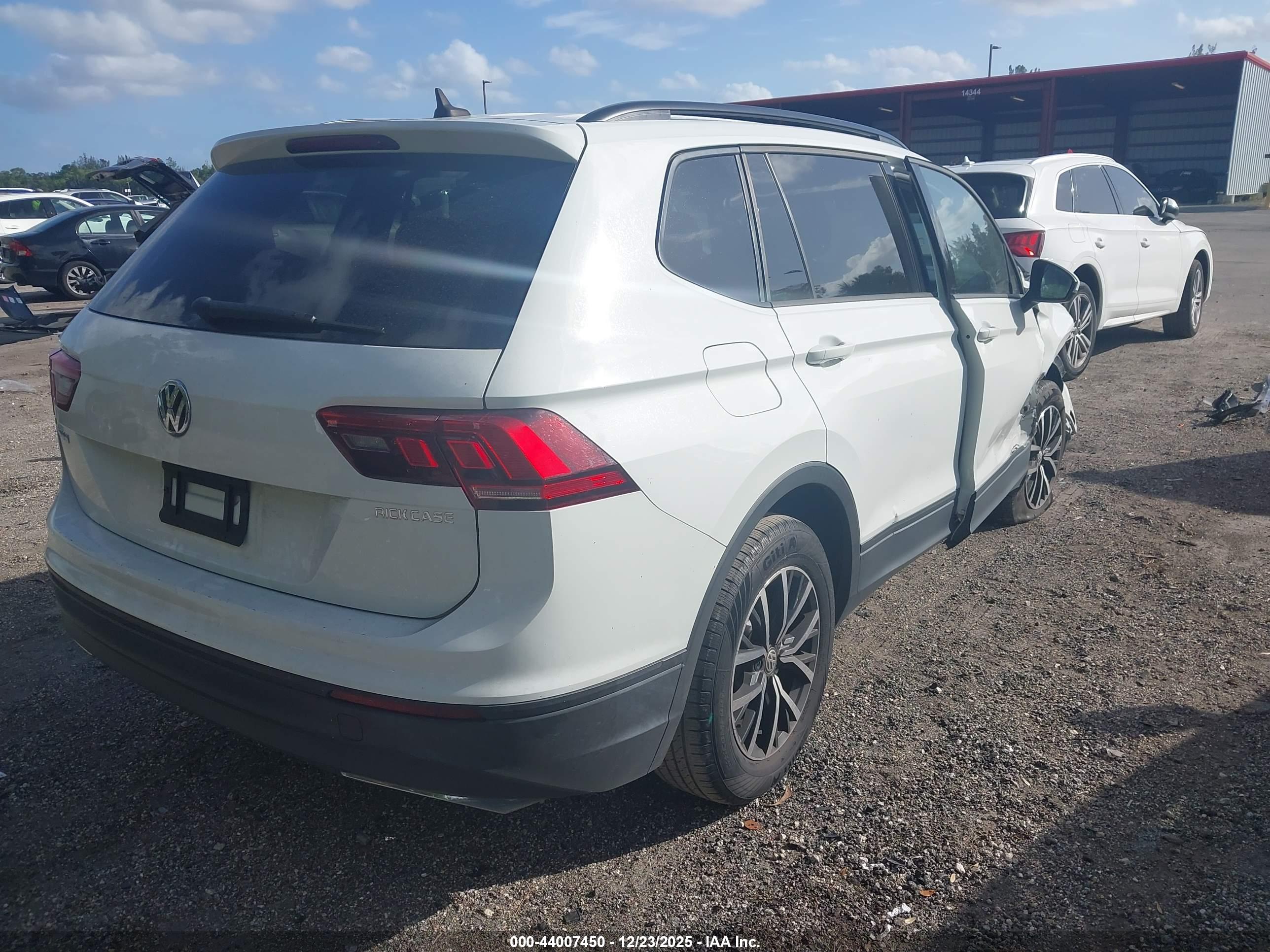 VOLKSWAGEN TIGUAN image 4