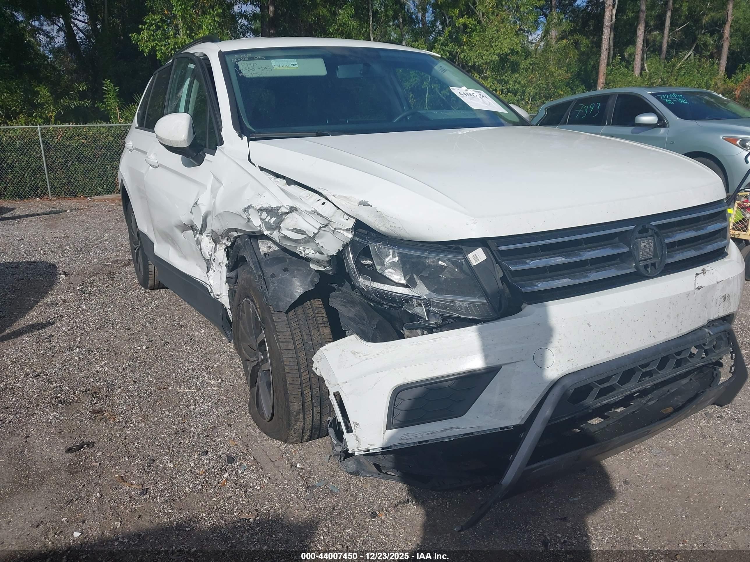 VOLKSWAGEN TIGUAN image 6