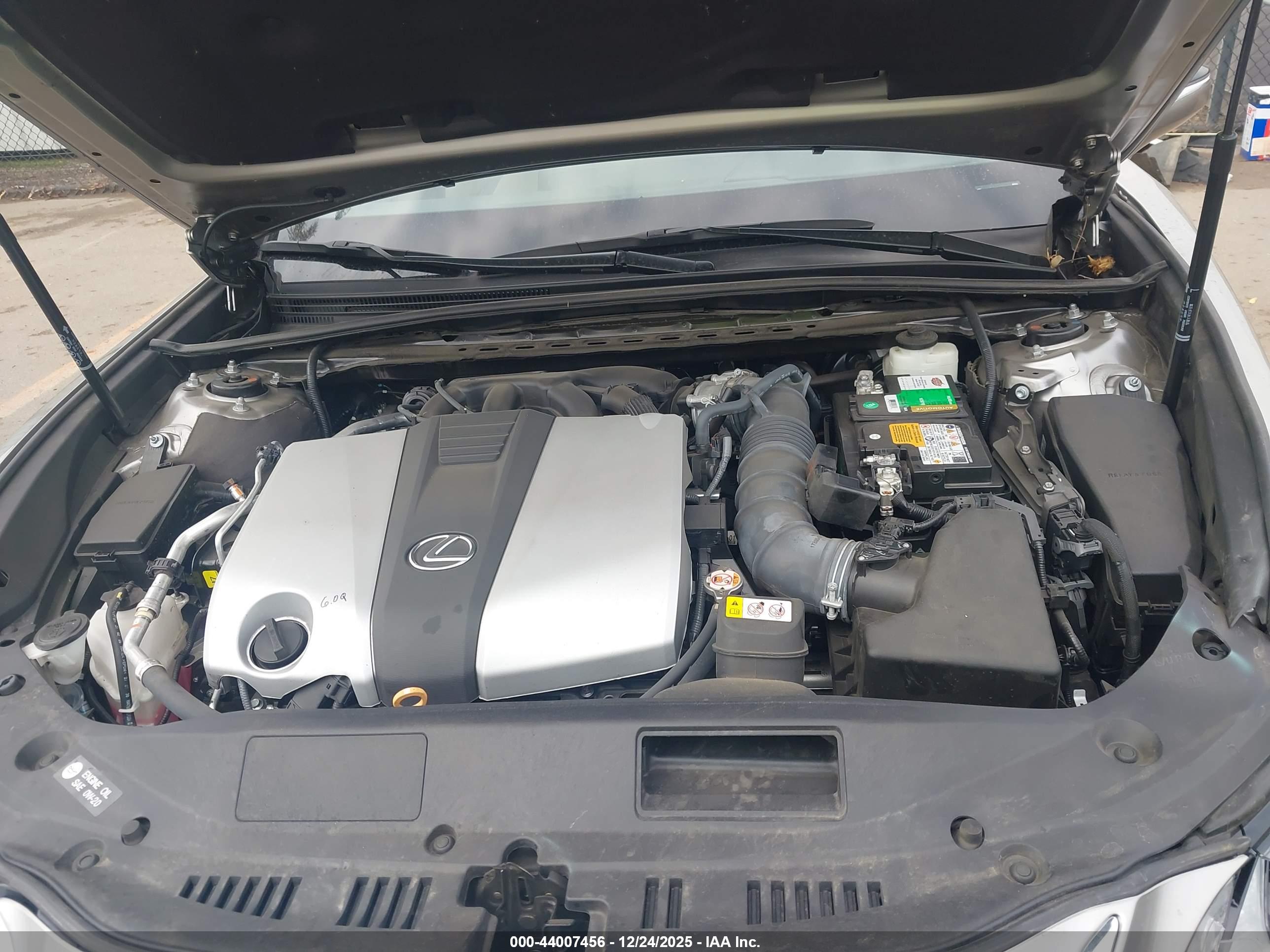 LEXUS ES image 10