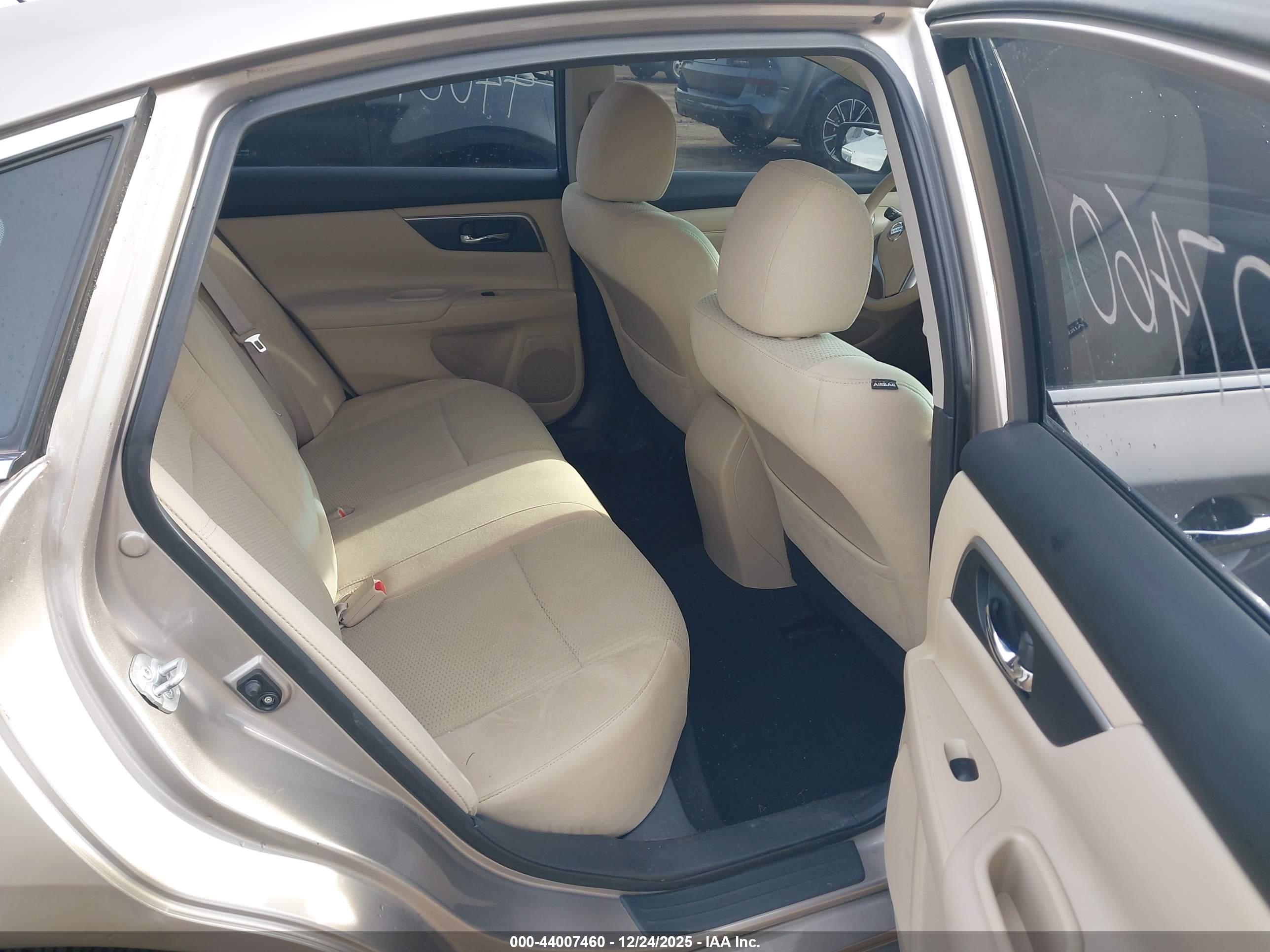 NISSAN ALTIMA image 8
