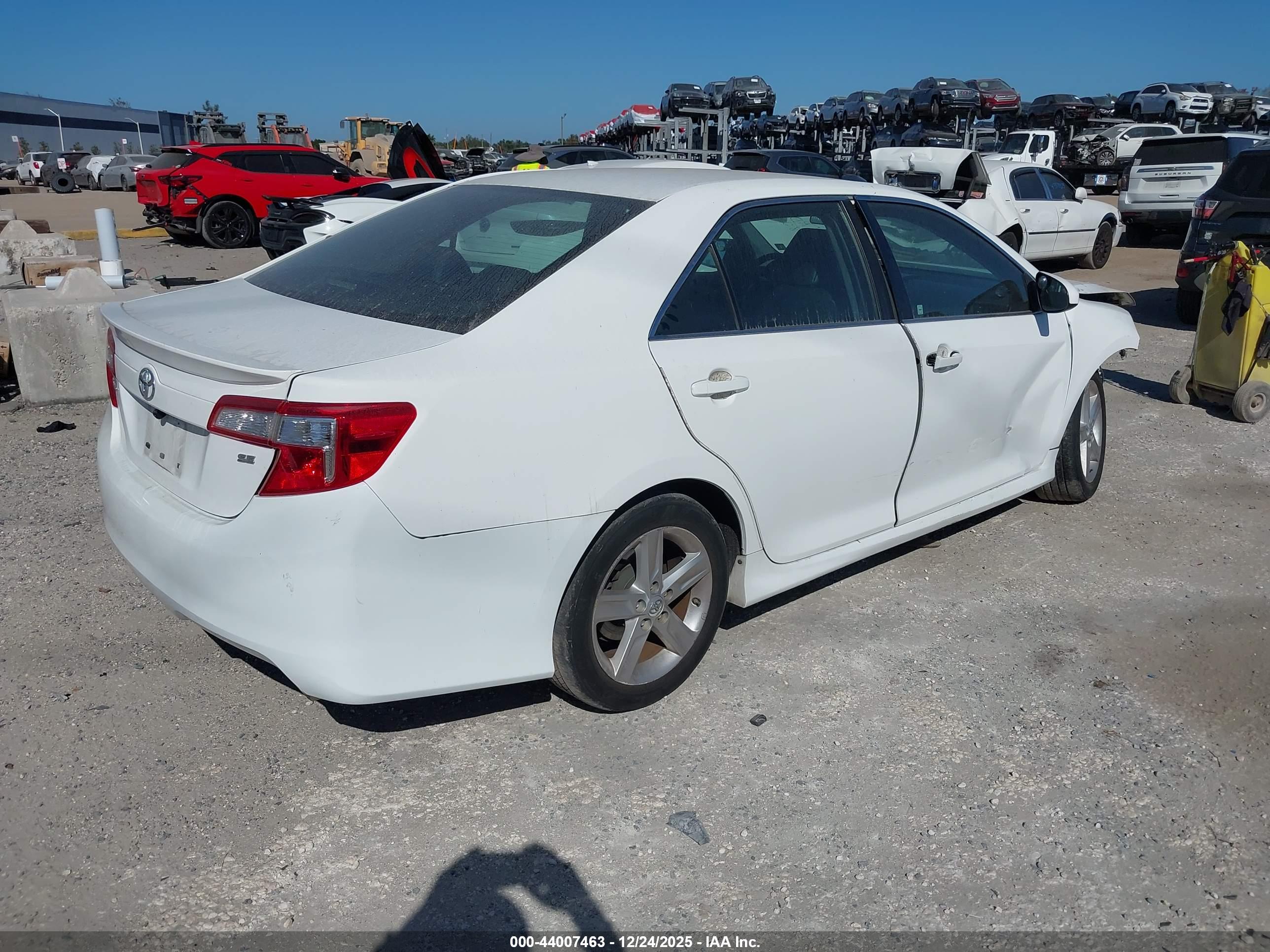 TOYOTA CAMRY image 4