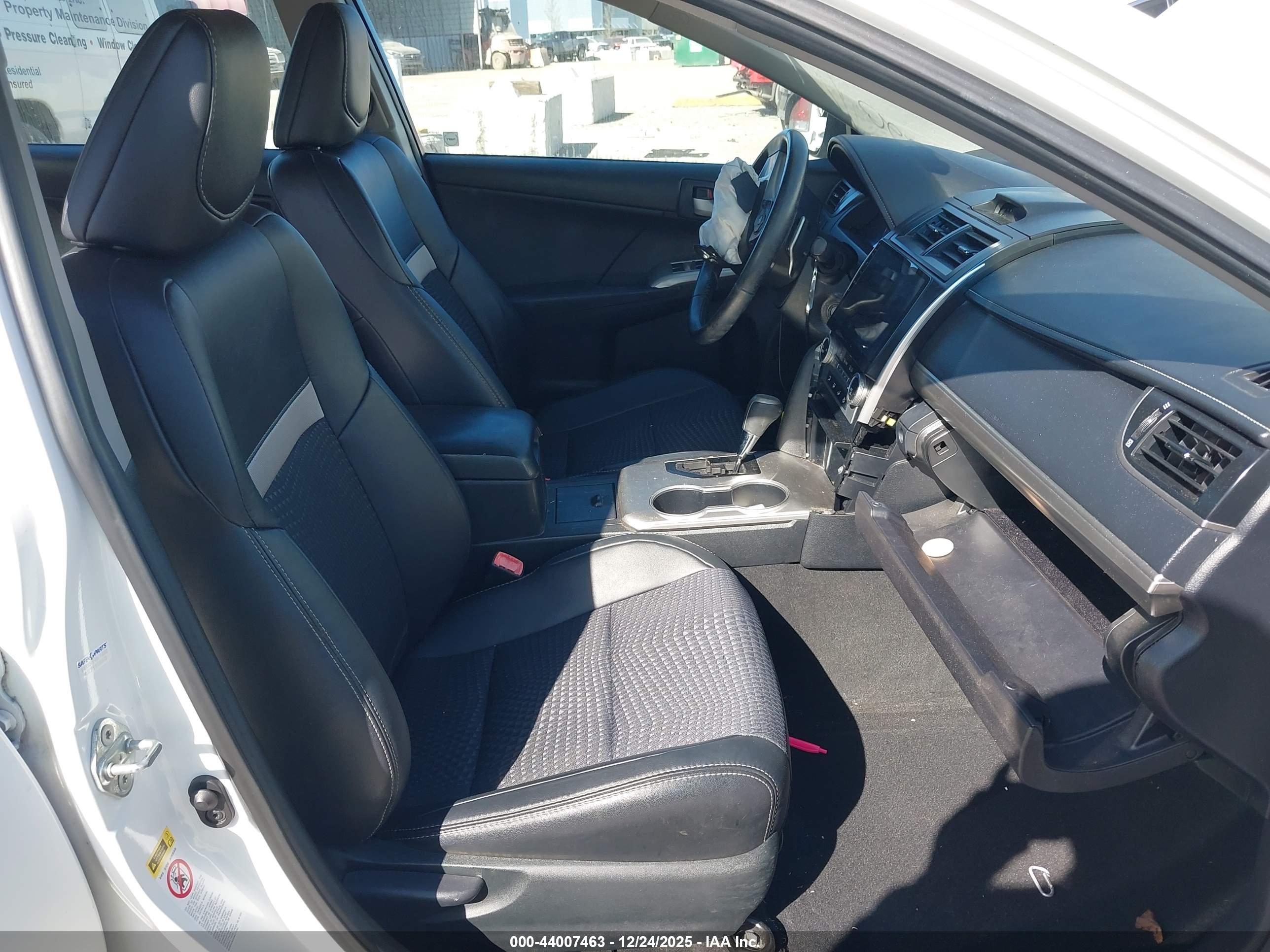 TOYOTA CAMRY image 5