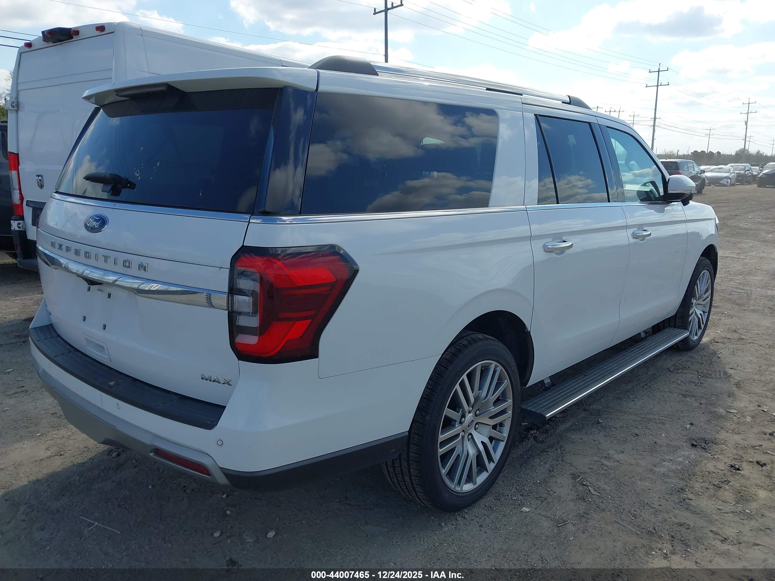 FORD EXPEDITION image 4