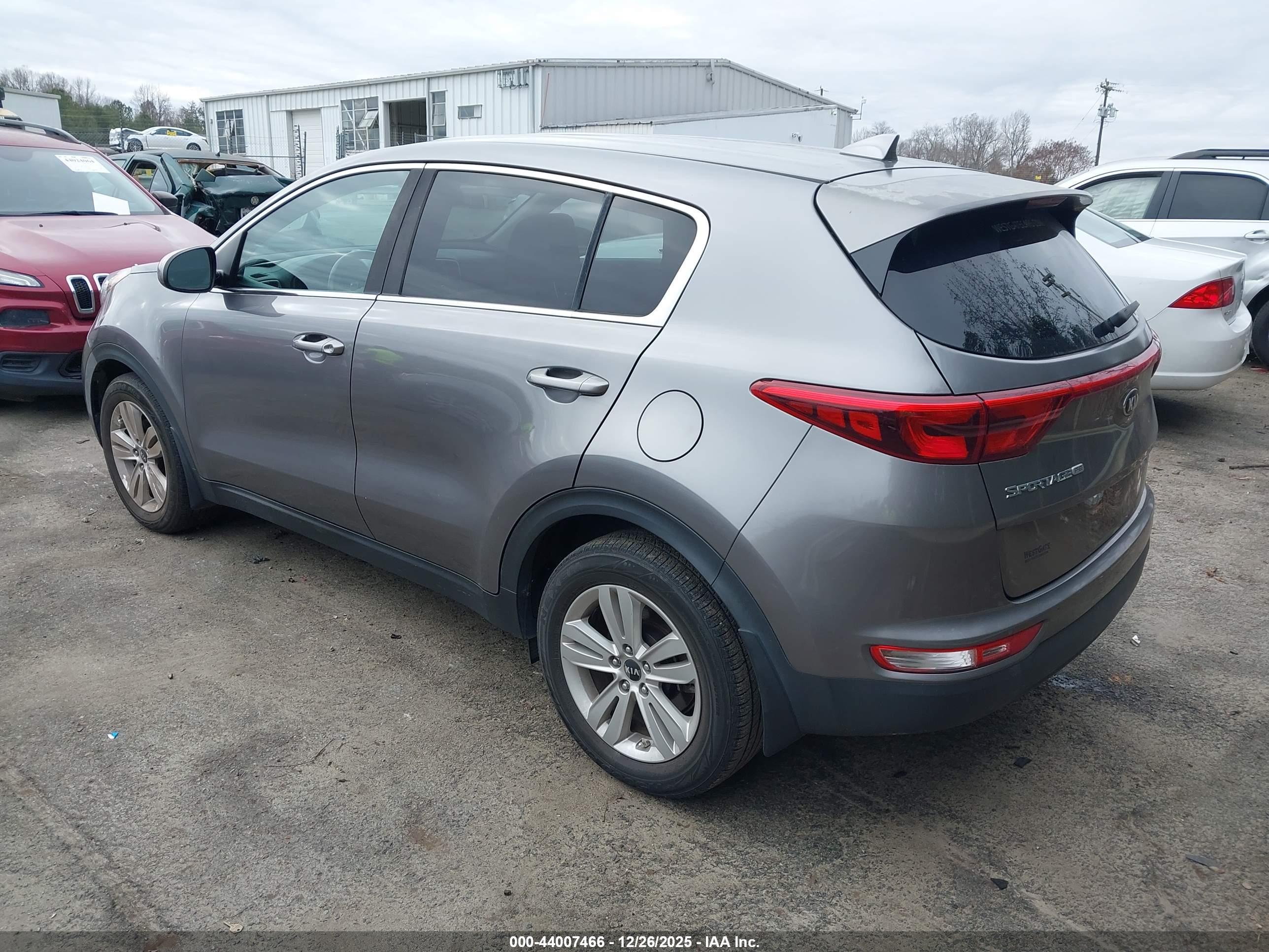 KIA SPORTAGE image 3
