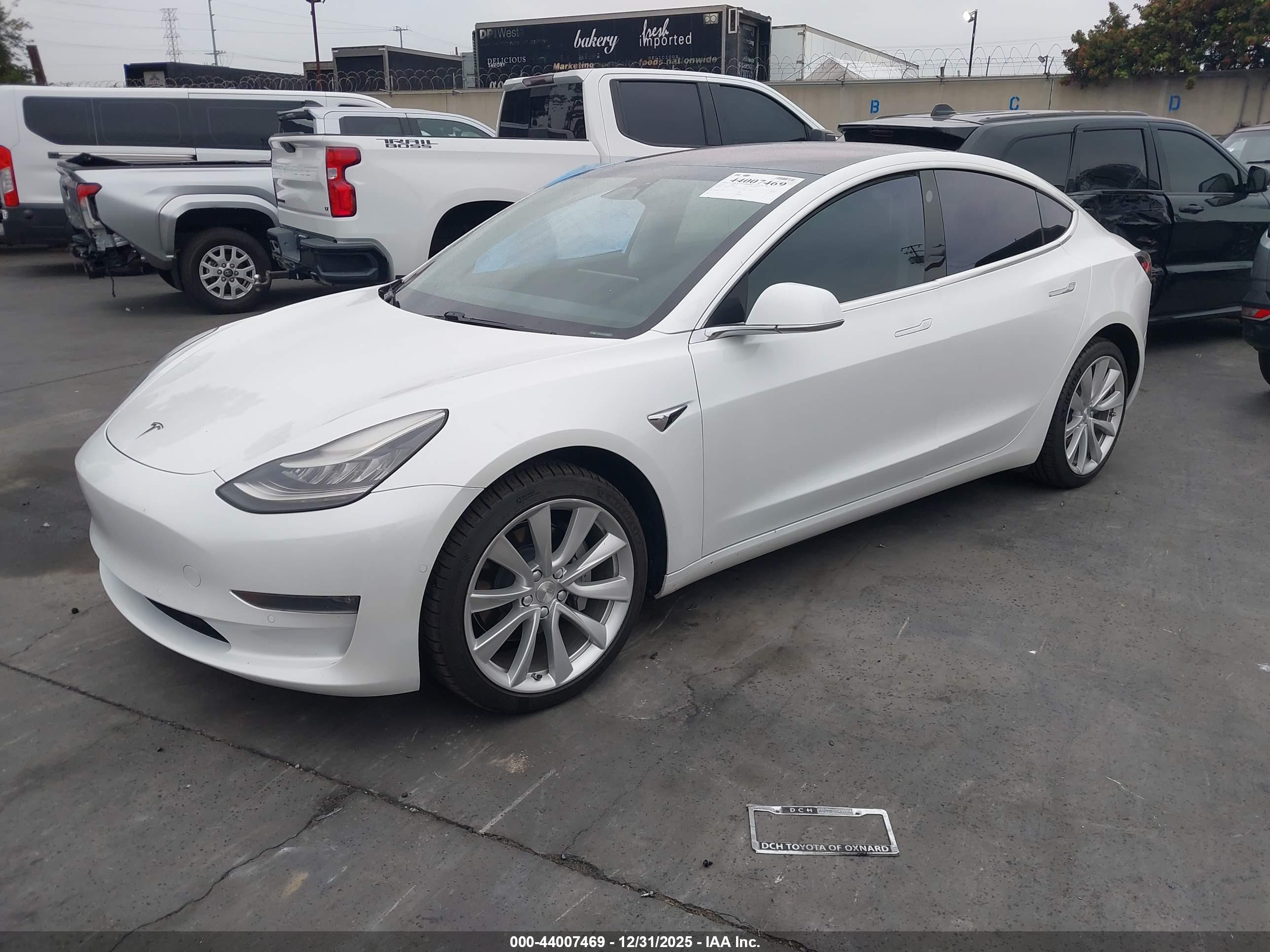 TESLA MODEL image 2