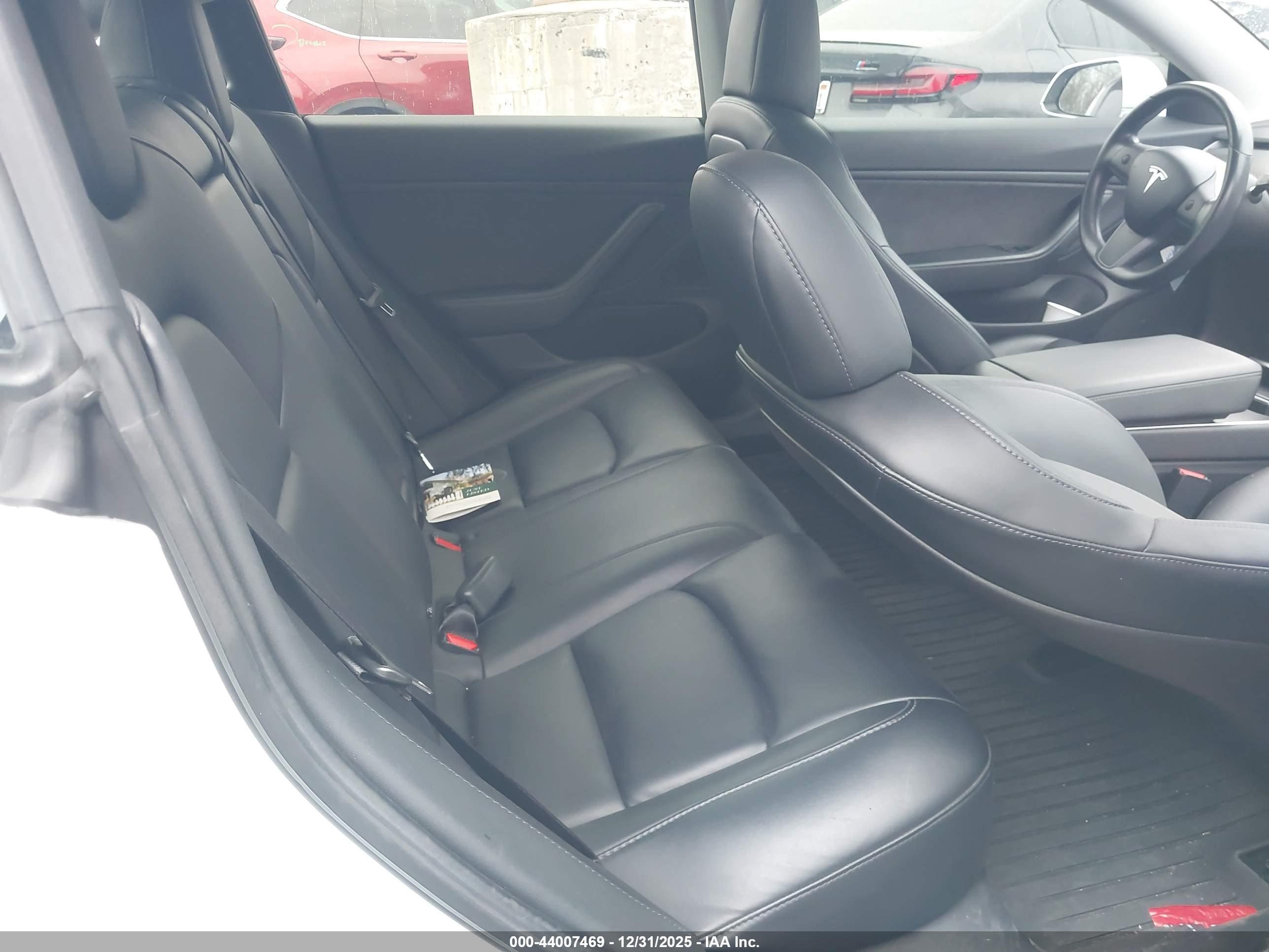 TESLA MODEL image 8
