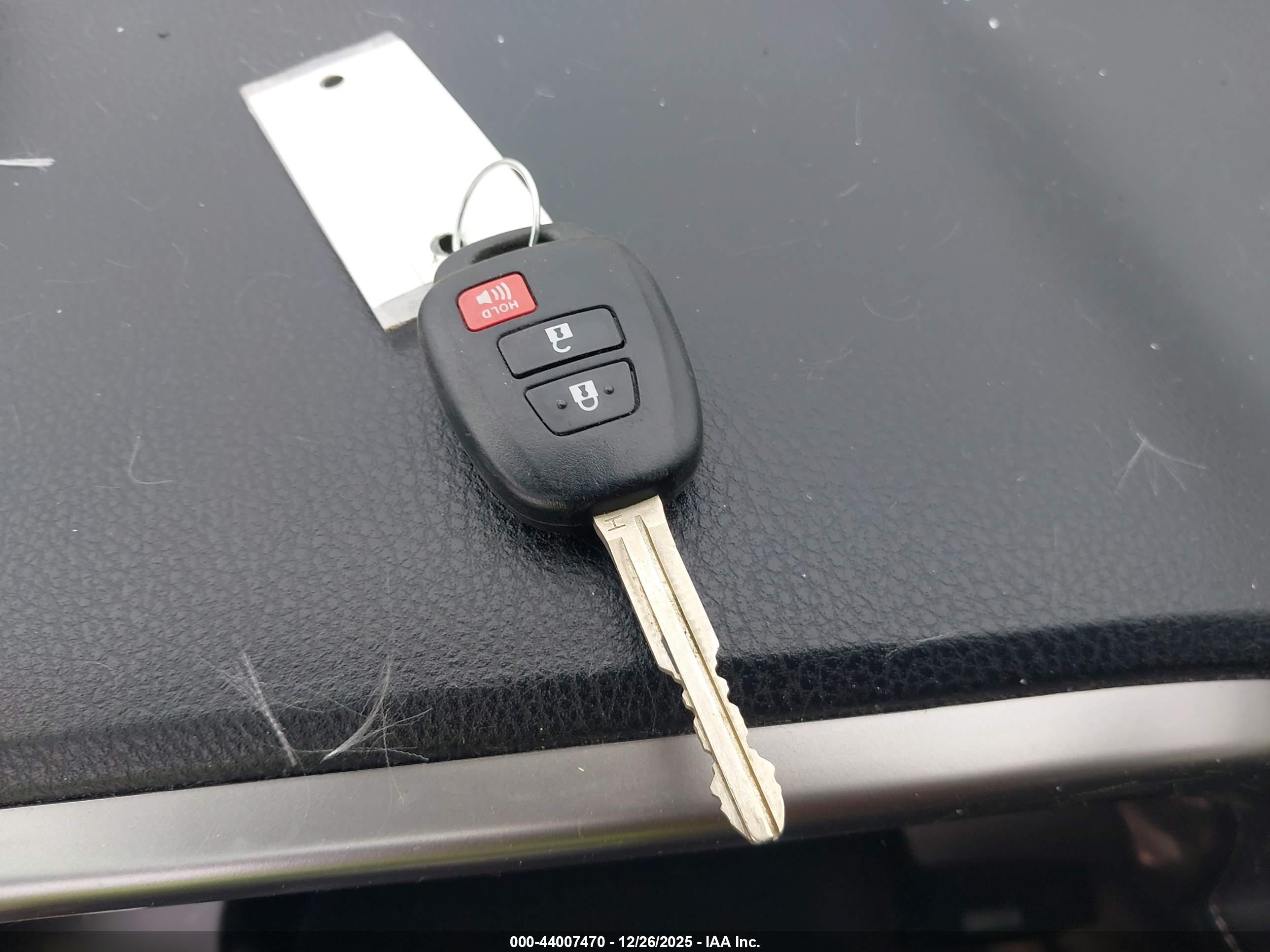 TOYOTA RAV4 image 11